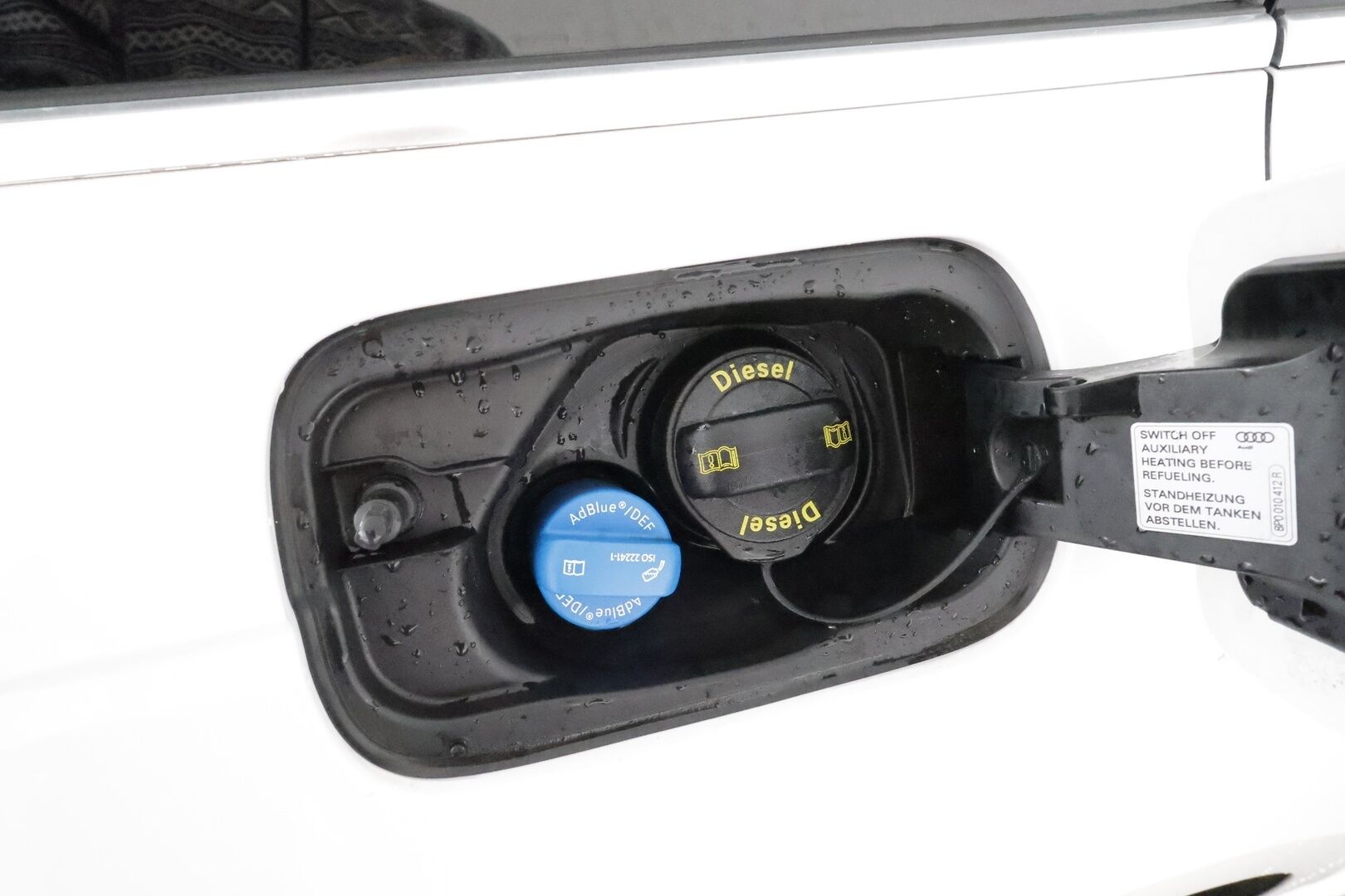 Audi A4 2018 Avant Business 2,0 TDI 140 kW quattro S tronic * Webasto / Adapt.Vakkari / Koukku / Sporttipenkit / LED / Peruutustutkat - Kahdet renkaat aluvanteilla / Jakopää hiljattain tehty / Huippusiisti! - HULLU BLACKWEEK KORKOTARJOUS 2,49%