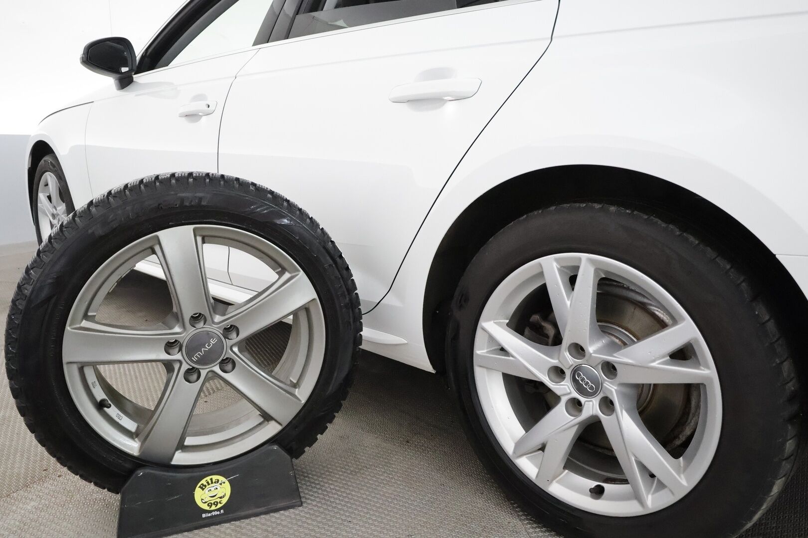 Audi A4 2018 Avant Business 2,0 TDI 140 kW quattro S tronic * Webasto / Adapt.Vakkari / Koukku / Sporttipenkit / LED / Peruutustutkat - Kahdet renkaat aluvanteilla / Jakopää hiljattain tehty / Huippusiisti! - HULLU BLACKWEEK KORKOTARJOUS 2,49%