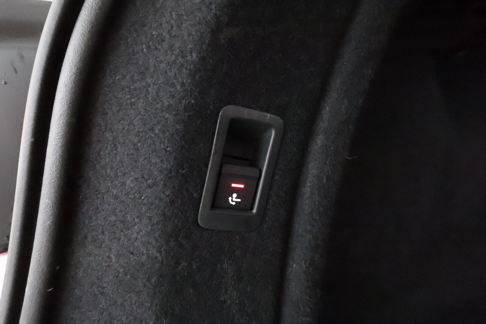 Audi A4 2018 Avant Business 2,0 TDI 140 kW quattro S tronic * Webasto / Adapt.Vakkari / Koukku / Sporttipenkit / LED / Peruutustutkat - Kahdet renkaat aluvanteilla / Jakopää hiljattain tehty / Huippusiisti! - HULLU BLACKWEEK KORKOTARJOUS 2,49%