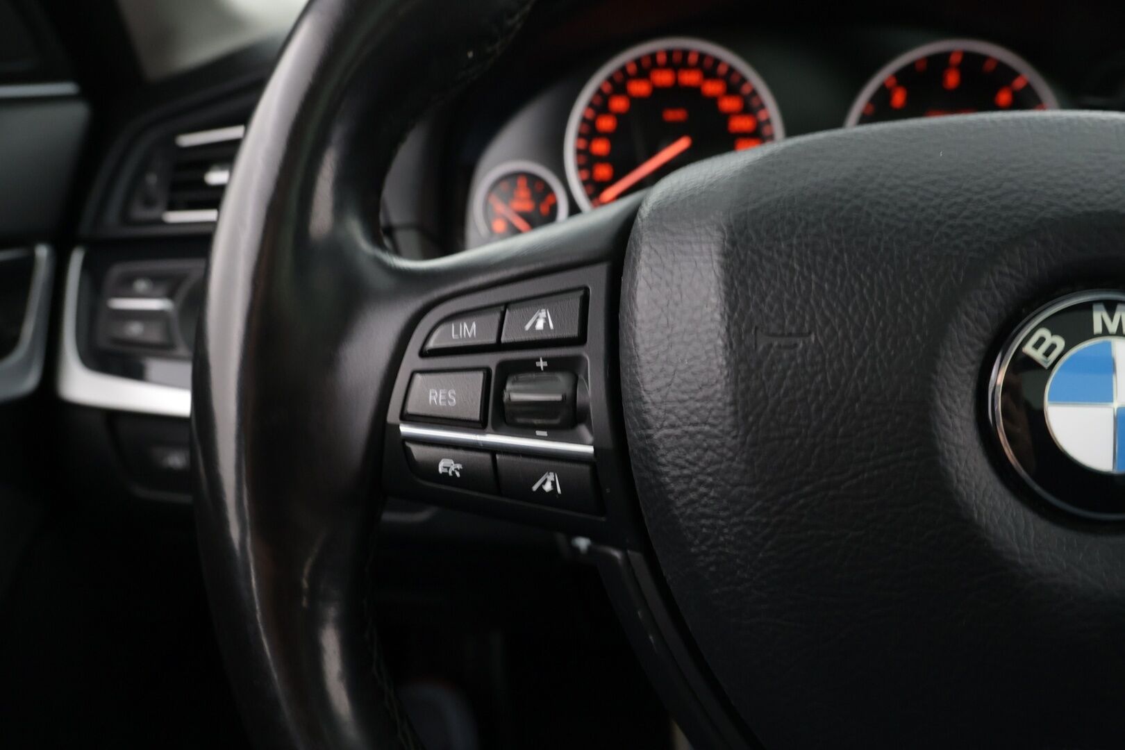 BMW 535 2012 TwinPower Turbo Sport A xDrive F11 Touring M-Sport look// ACC/ Panoraama katto/ Sähköpenkit muistilla