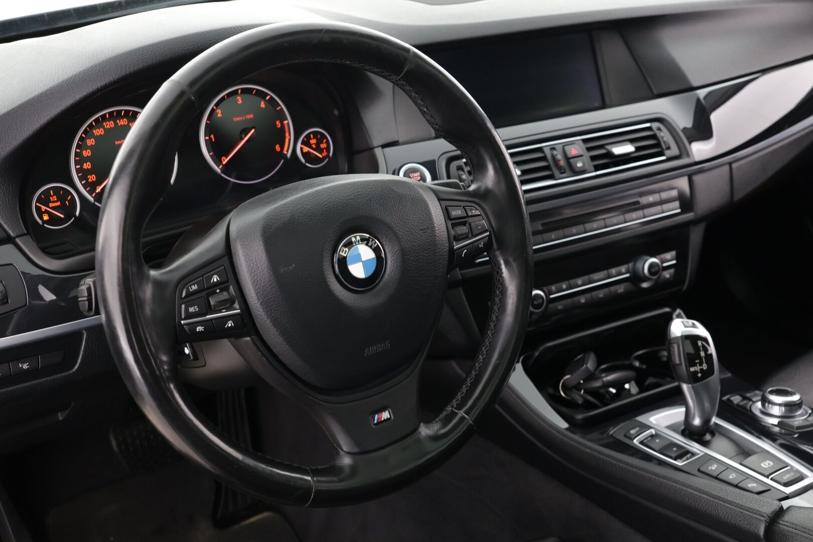 BMW 535 2012 TwinPower Turbo Sport A xDrive F11 Touring M-Sport look// ACC/ Panoraama katto/ Sähköpenkit muistilla