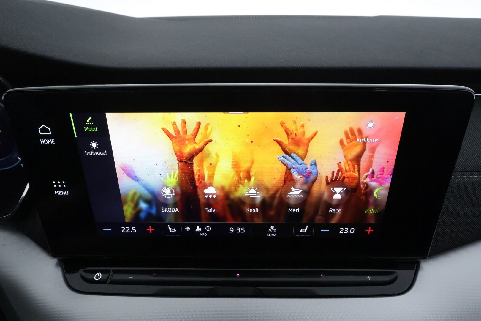 Skoda Octavia 2021 Combi 2.0 TDI 150 4x4 Style DSG * ACC / P.kamera / Matrix LED / Koukku / Webasto / Keyless / Navi * - 1.Om Suomi-auto / Kahdet renkaat aluvanteilla 