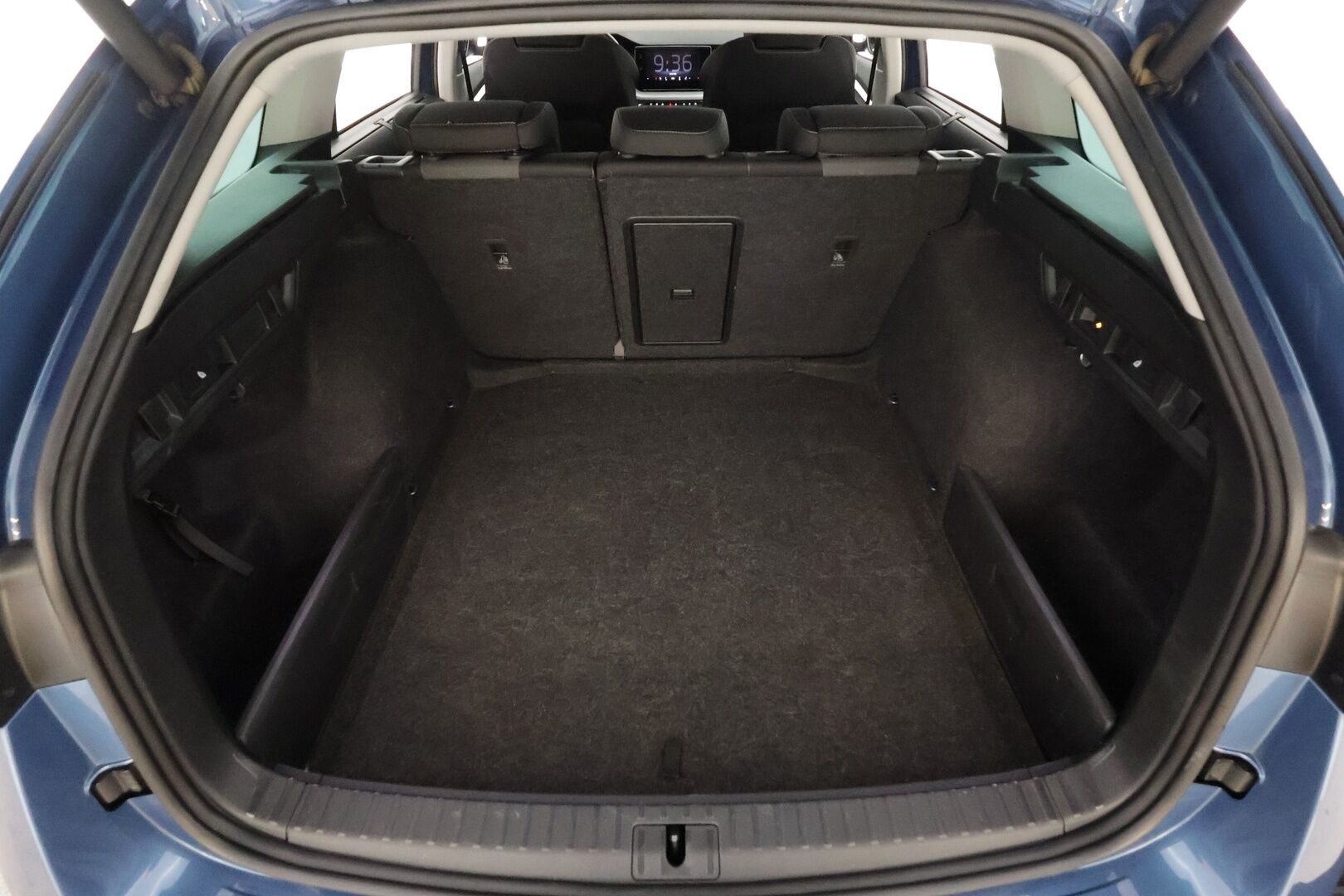 Skoda Octavia 2021 Combi 2.0 TDI 150 4x4 Style DSG * ACC / P.kamera / Matrix LED / Koukku / Webasto / Keyless / Navi * - 1.Om Suomi-auto / Kahdet renkaat aluvanteilla 