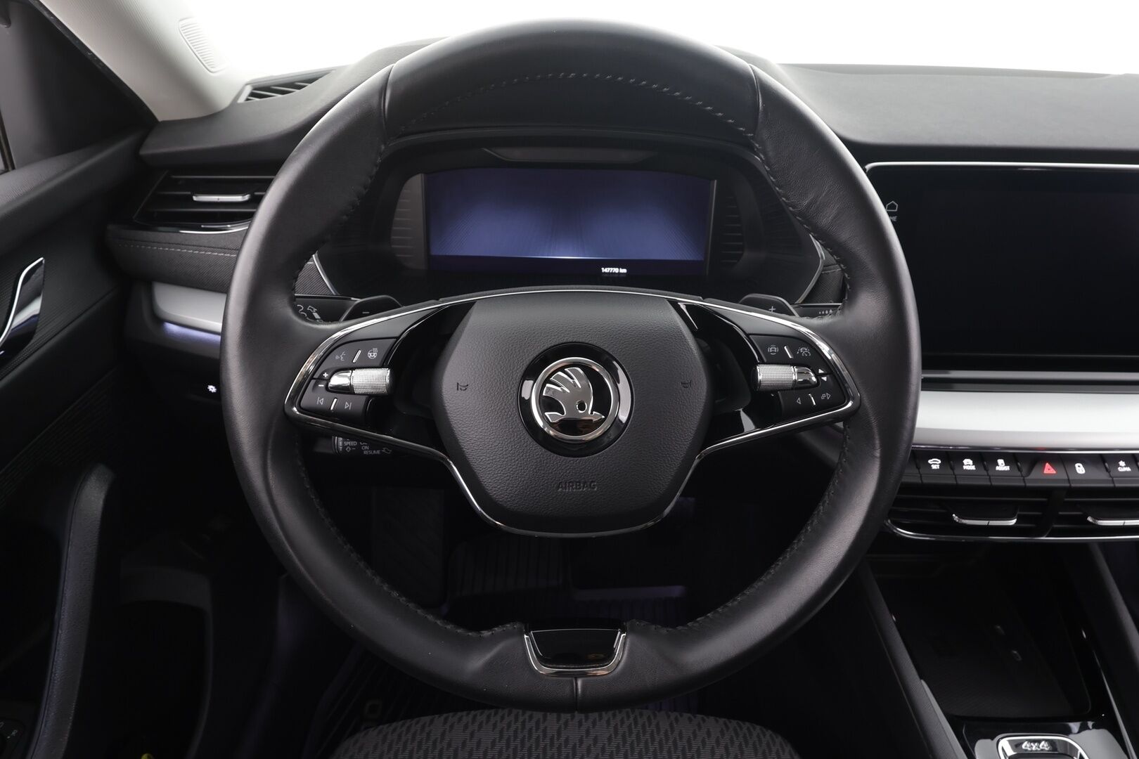 Skoda Octavia 2021 Combi 2.0 TDI 150 4x4 Style DSG - 1.Om Suomi-auto | ACC | P.kamera | Matrix LED | Koukku | Webasto | Keyless | NAVI