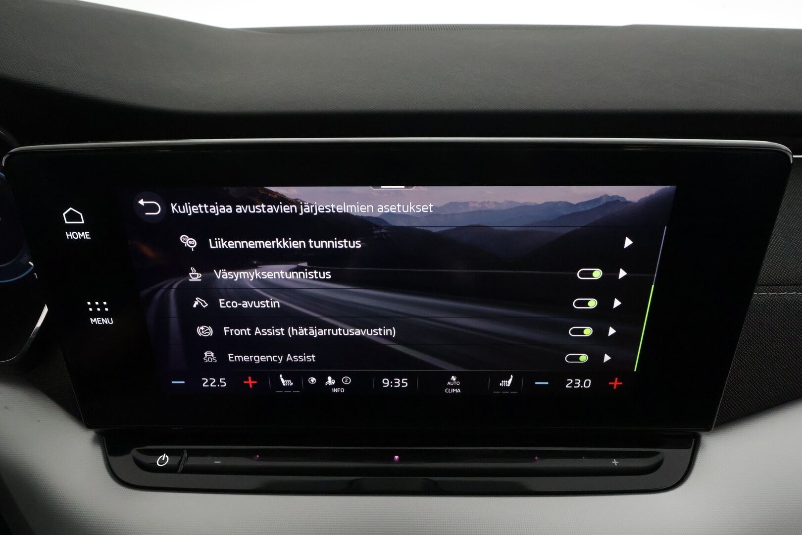 Skoda Octavia 2021 Combi 2.0 TDI 150 4x4 Style DSG * ACC / P.kamera / Matrix LED / Koukku / Webasto / Keyless / Navi * - 1.Om Suomi-auto / Kahdet renkaat aluvanteilla 