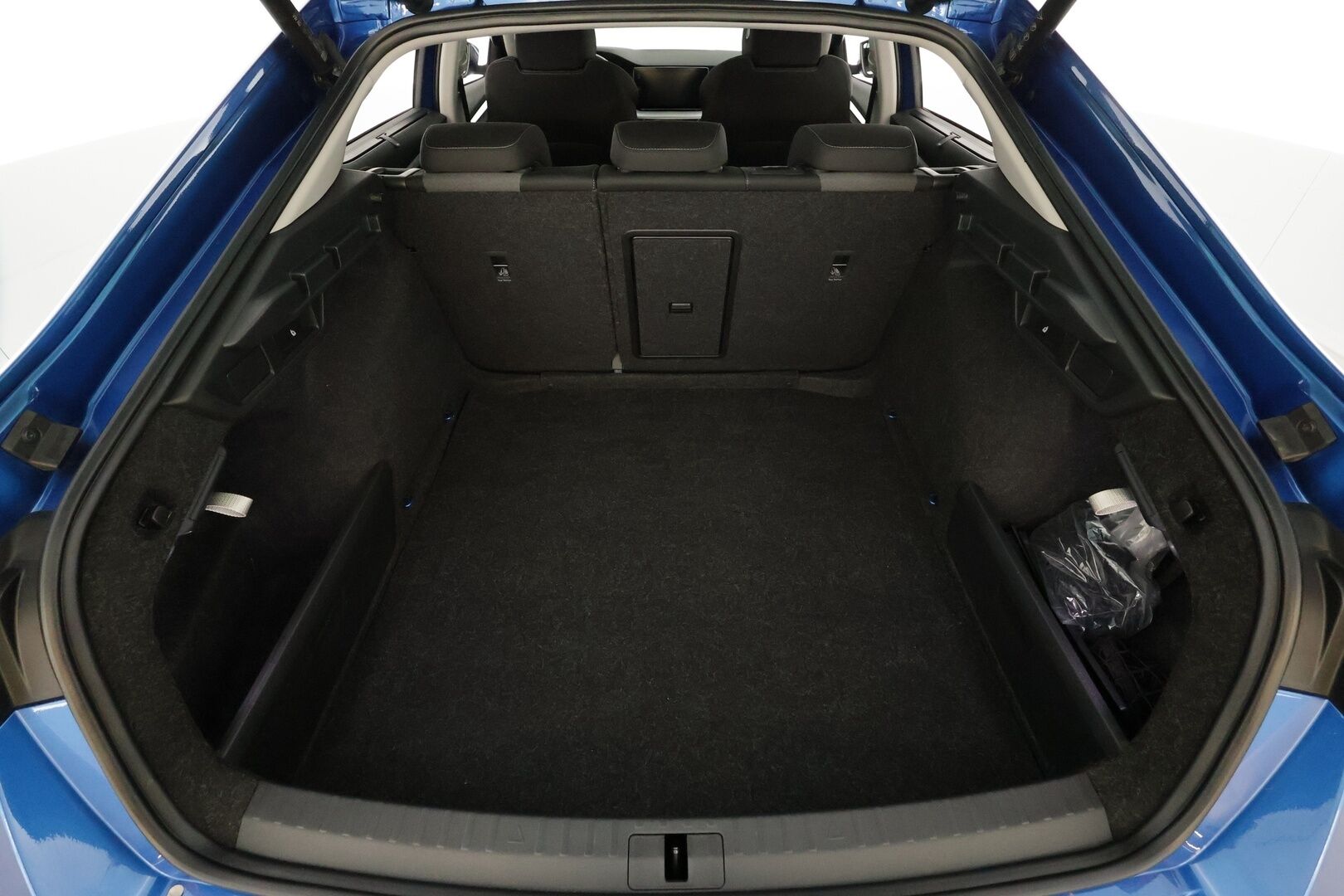 Skoda Octavia 2022 1.5 TSI Style eTEC DSG * ACC / P.kamera / Matrix LED / Webasto / Navi / Hierovat penkit / KeylessGo / Sähköluukku / Digimittaristo * - 1.Om Suomi-auto / Kahdet renkaat aluvanteilla / Merkkihuollettu - HULLU BLACKWEEK KORKOTARJOUS 2,49%