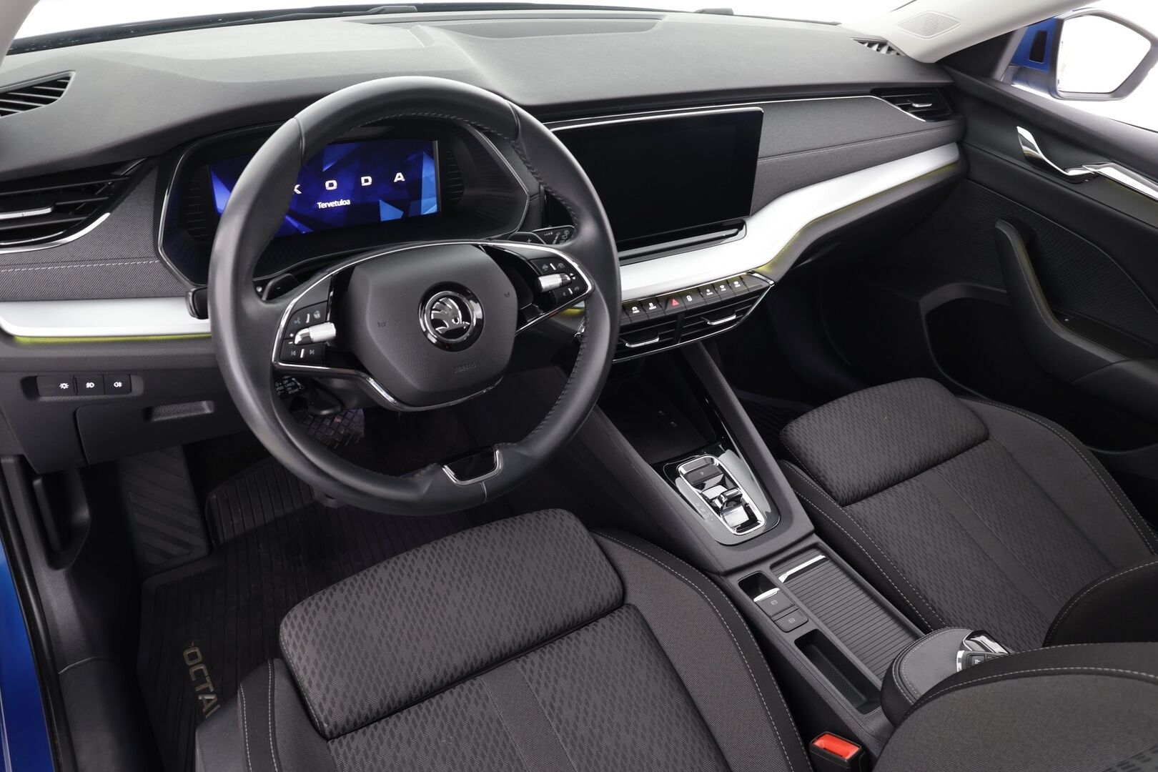 Skoda Octavia 2022 1.5 TSI Style eTEC DSG * ACC / P.kamera / Matrix LED / Webasto / Navi / Hierovat penkit / KeylessGo / Sähköluukku / Digimittaristo * - 1.Om Suomi-auto / Kahdet renkaat aluvanteilla / Merkkihuollettu - HULLU BLACKWEEK KORKOTARJOUS 2,49%