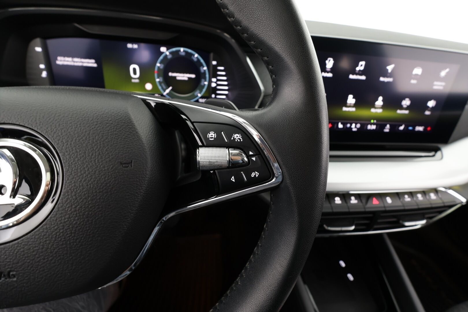 Skoda Octavia 2022 1.5 TSI Style eTEC DSG * ACC / P.kamera / Matrix LED / Webasto / Navi / Hierovat penkit / KeylessGo / Sähköluukku / Digimittaristo * - 1.Om Suomi-auto / Kahdet renkaat aluvanteilla / Merkkihuollettu