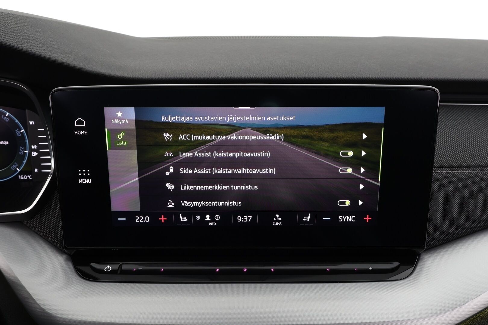 Skoda Octavia 2022 1.5 TSI Style eTEC DSG * ACC / P.kamera / Matrix LED / Webasto / Navi / Hierovat penkit / KeylessGo / Sähköluukku / Digimittaristo * - 1.Om Suomi-auto / Kahdet renkaat aluvanteilla / Merkkihuollettu - HULLU BLACKWEEK KORKOTARJOUS 2,49%