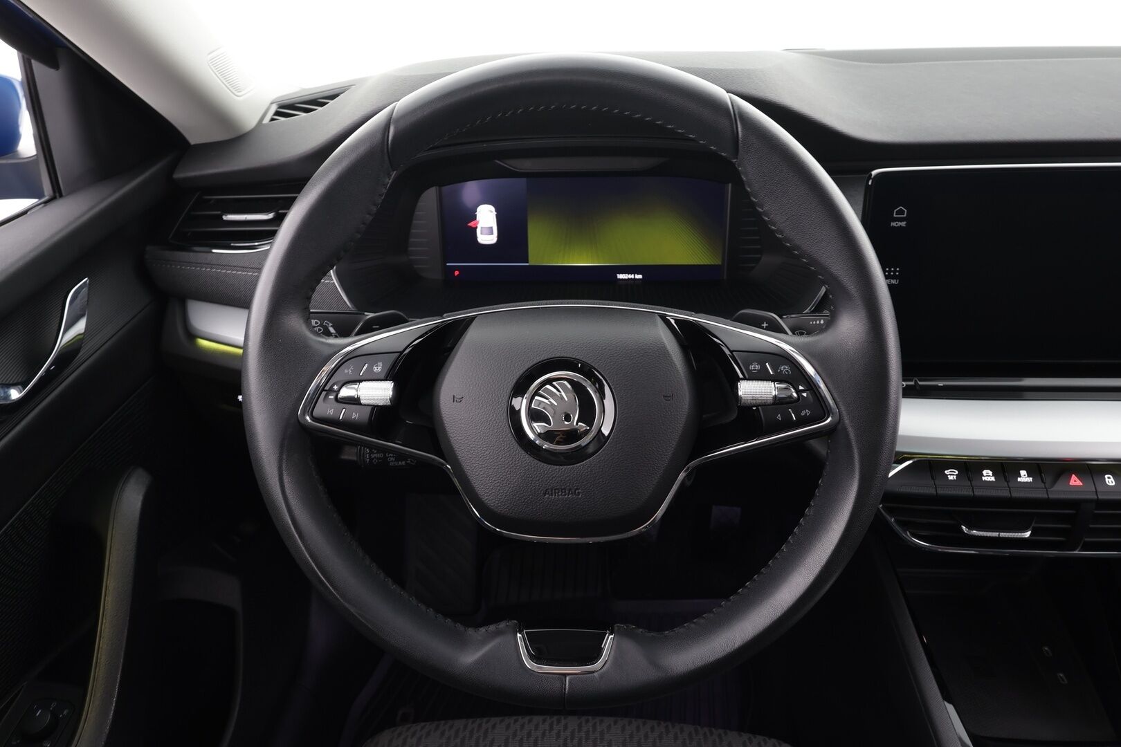 Skoda Octavia 2022 1.5 TSI Style eTEC DSG * ACC / P.kamera / Matrix LED / Webasto / Navi / Hierovat penkit / KeylessGo / Sähköluukku / Digimittaristo * - 1.Om Suomi-auto / Kahdet renkaat aluvanteilla / Merkkihuollettu - HULLU BLACKWEEK KORKOTARJOUS 2,49%