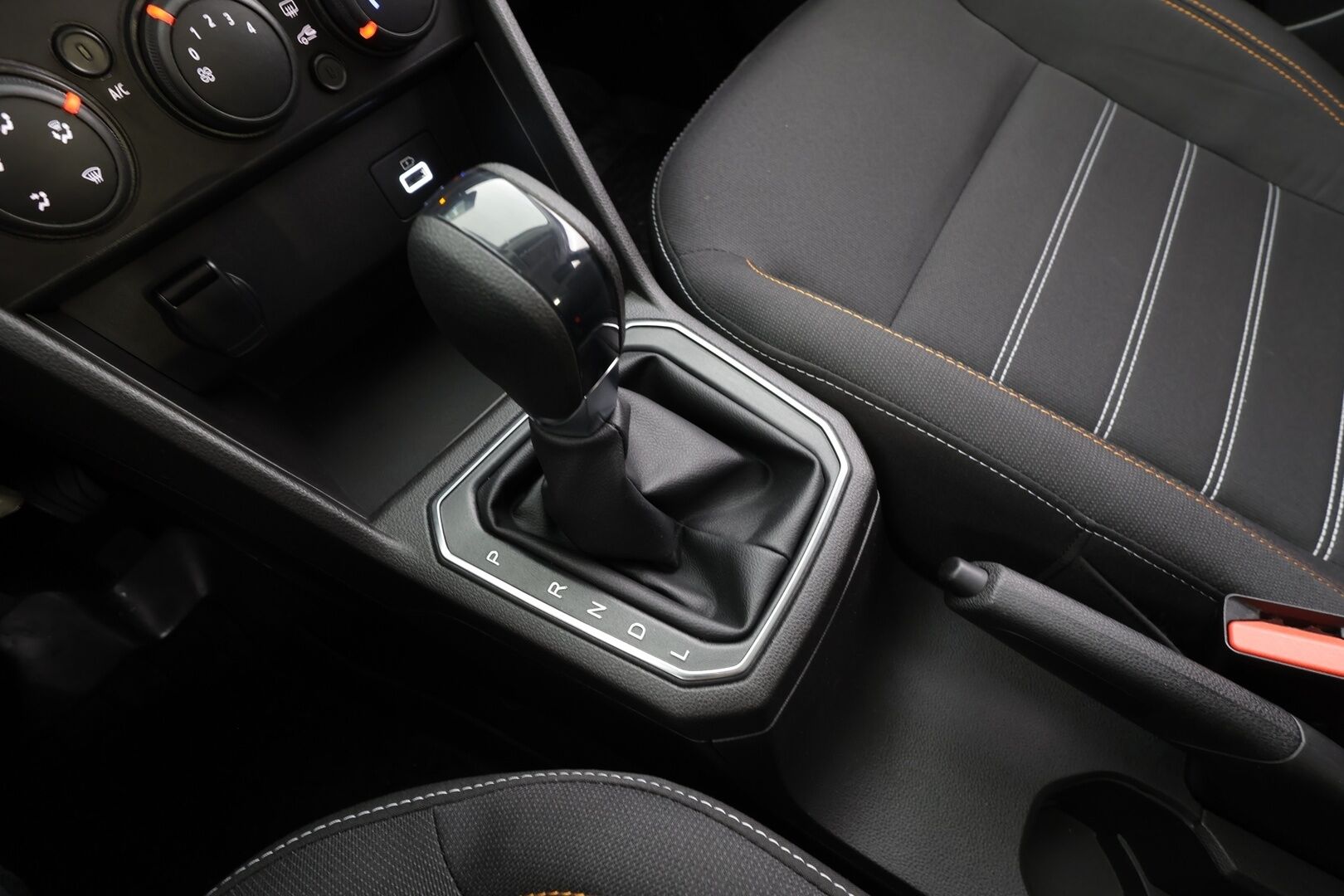 Dacia Sandero 2021 Stepway TCe 90 aut Comfort - | LED | Vakkari | Apple & Android | Bluetooth | Navi | Lohko+sisälämmitin | Peruutustutka | Hätäjarrutusavustin | 2x renkaat | Suomiauto | 
