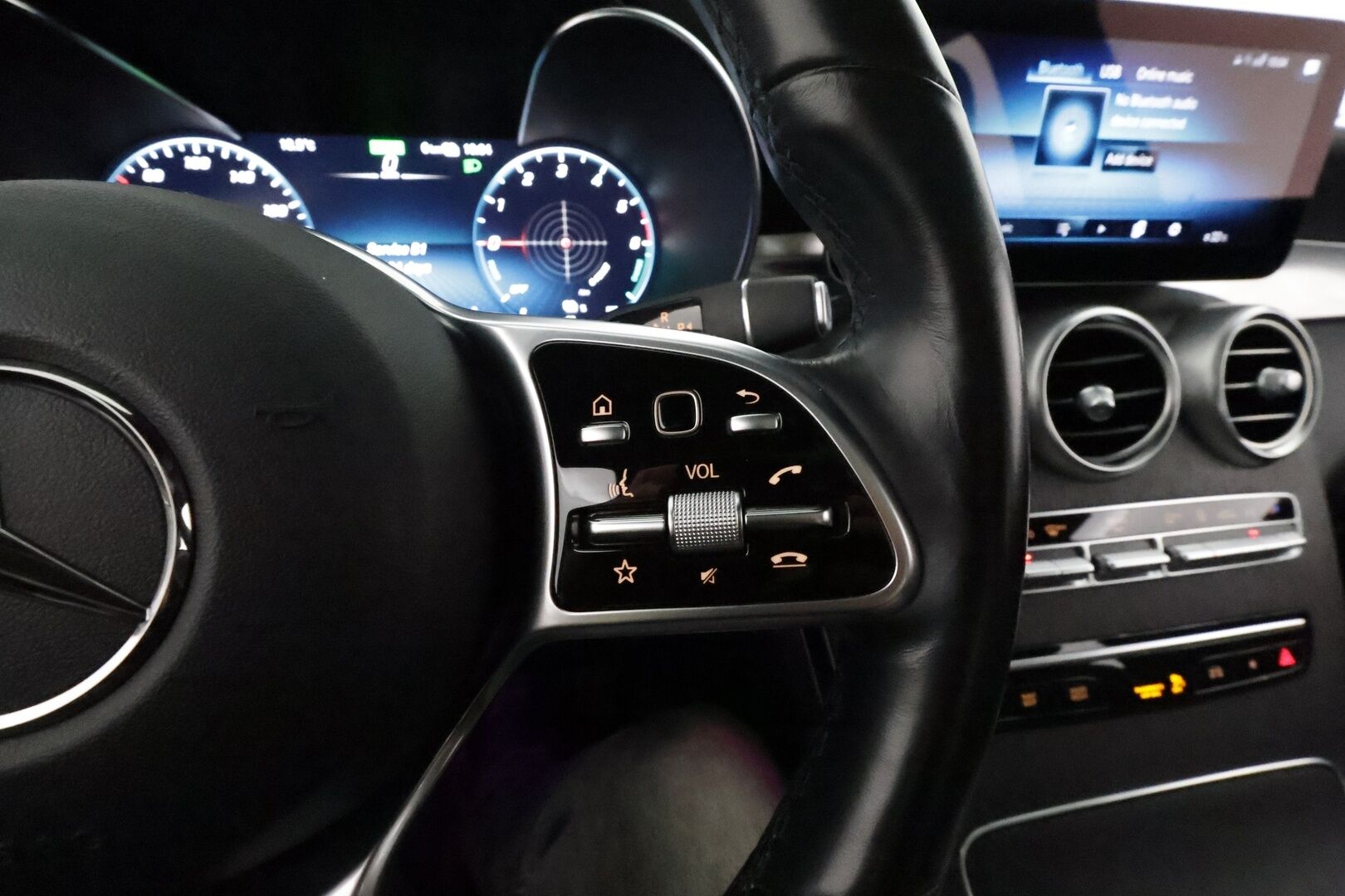 Mercedes-Benz GLC 2022 300 de 4MATIC A Business AMG ** Panorama / 360° Kamera / Adapt.Vakkari / Sporttipenkit Muistilla / LED-valot / Koukku ** - 3,99 % KORKOTARJOUS TÄHÄN AUTOON - 1.Om Suomi-auto / 2x Latauskaapelit / Kahdet Renkaat / Akku Kuntotarkistettu!