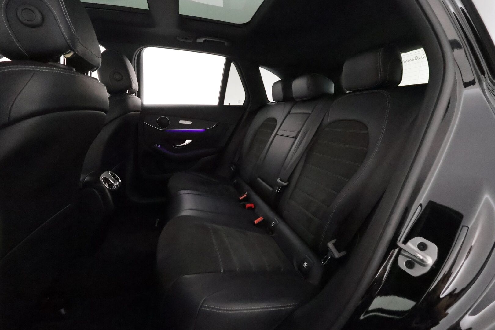 Mercedes-Benz GLC 2022 300 de 4MATIC A Business AMG ** Panorama / 360° Kamera / Adapt.Vakkari / Sporttipenkit Muistilla / LED-valot / Koukku ** - 3,99 % KORKOTARJOUS TÄHÄN AUTOON - 1.Om Suomi-auto / 2x Latauskaapelit / Kahdet Renkaat / Akku Kuntotarkistettu!