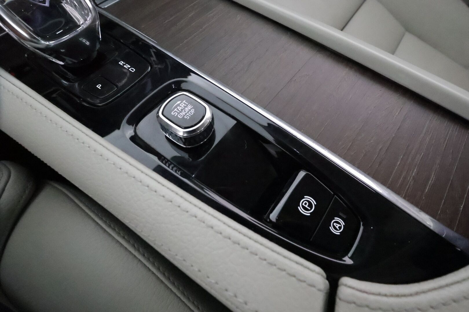 Volvo S90 2022 B5 AWD D-MHEV Business Inscription **Webasto / Koukku / ACC / H&K / Full-LED / P.kamera / Sporttinahat Muistilla** - 1-om Suomi-auto / Kahdet Renkaat - HULLU BLACKWEEK KORKOTARJOUS 2,49%