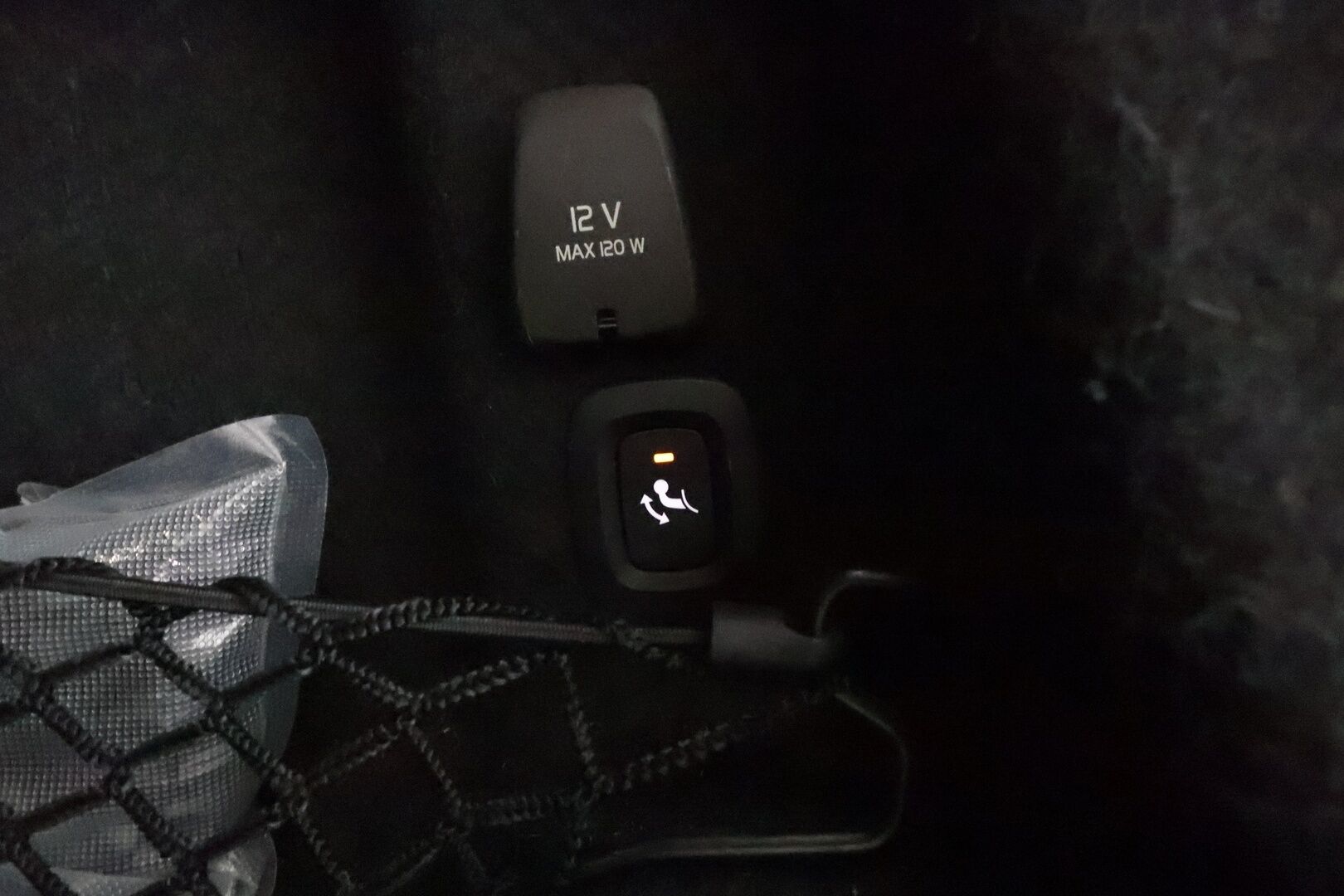 Volvo S90 2022 B5 AWD D-MHEV Business Inscription **Webasto / Koukku / ACC / H&K / Full-LED / P.kamera / Sporttinahat Muistilla** - 1-om Suomi-auto / Kahdet Renkaat - HULLU BLACKWEEK KORKOTARJOUS 2,49%