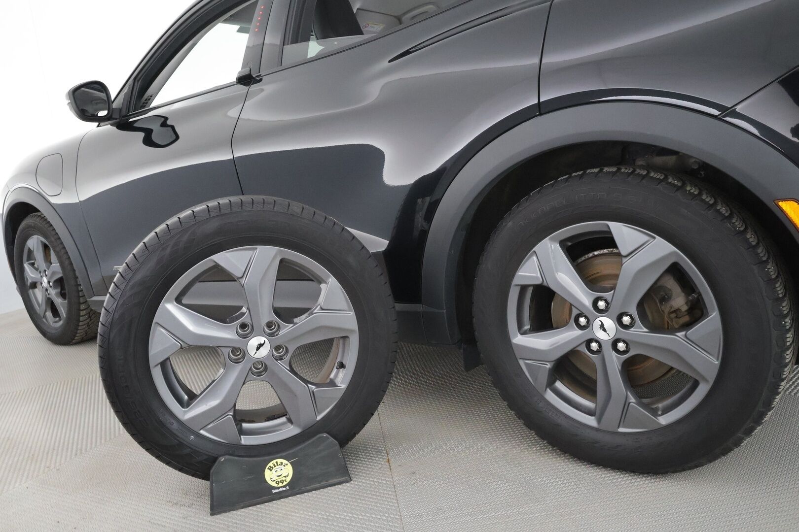 Ford Mustang Mach-E 2022 75kWh A1 RWD * ACC / LED / P.kamera / Nahkaverhoilu / Kaistavahti / Navi / Koukku * - 1-om Suomi-auto / Kahdet renkaat aluvanteilla - HULLUT AVAJAISHULINAT KORKOTARJOUS 3,29 %