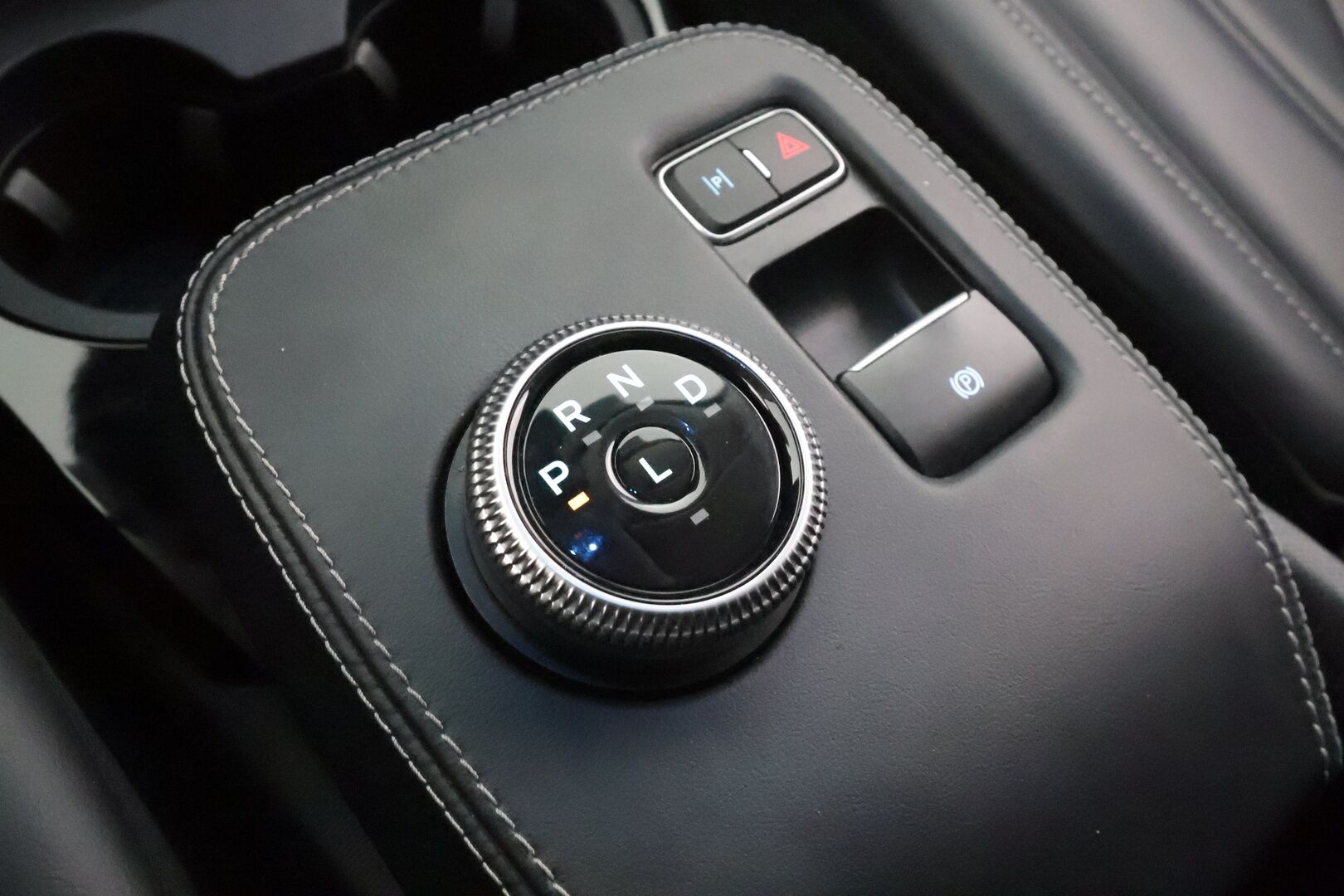 Ford Mustang Mach-E 2022 75kWh A1 RWD * ACC / LED / P.kamera / Nahkaverhoilu / Kaistavahti / Navi / Koukku * - 1-om Suomi-auto / Kahdet renkaat aluvanteilla