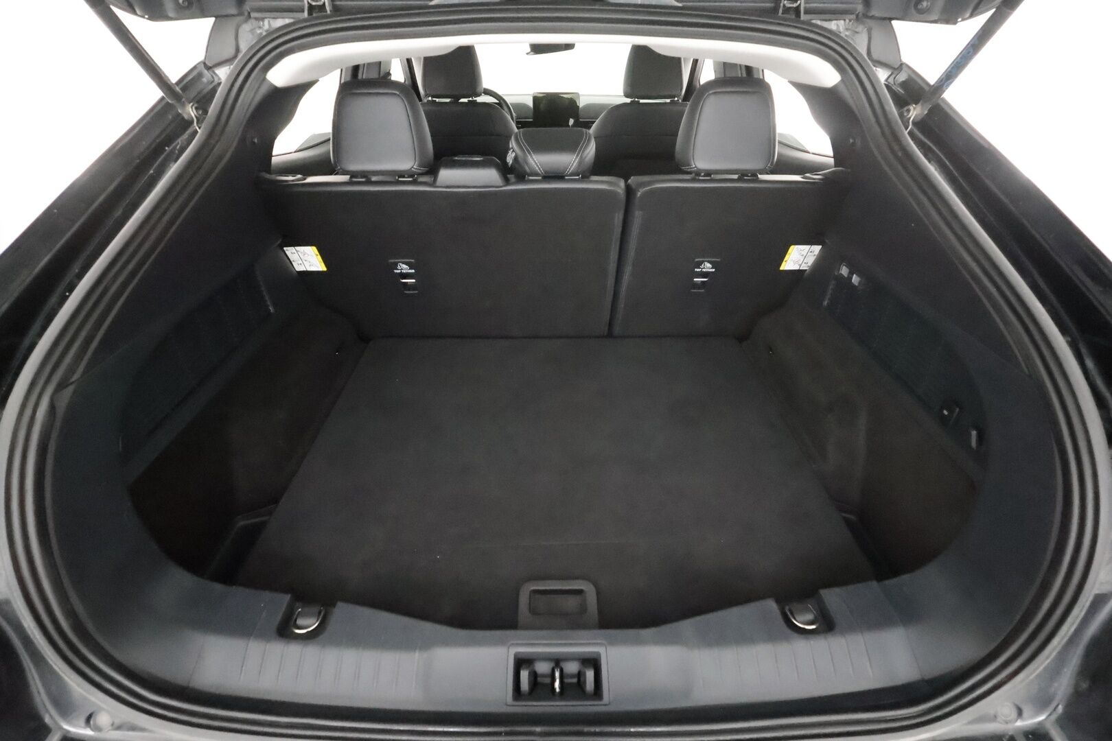 Ford Mustang Mach-E 2022 75kWh A1 RWD * ACC / LED / P.kamera / Nahkaverhoilu / Kaistavahti / Navi / Koukku * - 1-om Suomi-auto / Kahdet renkaat aluvanteilla - HULLUT AVAJAISHULINAT KORKOTARJOUS 3,29 %