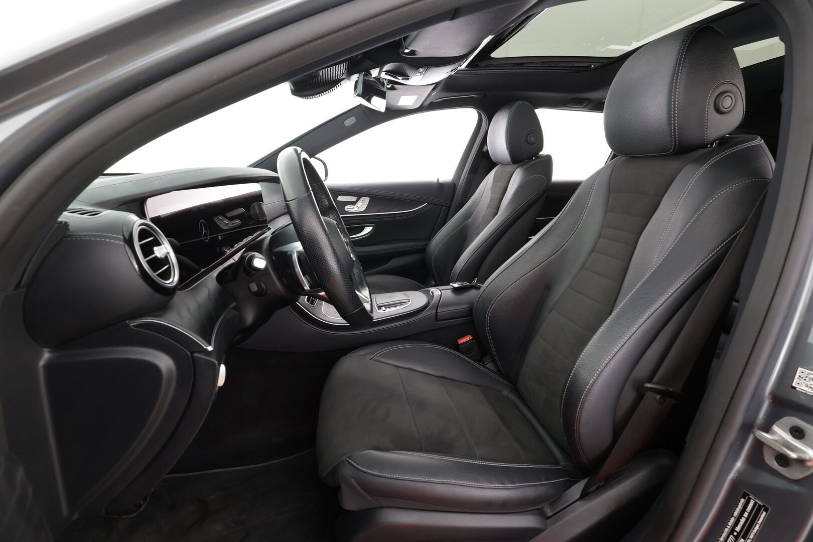 Mercedes-Benz E 2022 300 de 4MATIC T A AMG *Distronic+ / Comfort-penkit Muistilla / Burmester / 360° / Panorama / Koukku / Navi / Keyless* - Akku kuntotarkastettu / Suomi-auto / Kahdet vanteet / AMG / Night paketti - HULLUT AVAJAISHULINAT KORKOTARJOUS 3,29 %