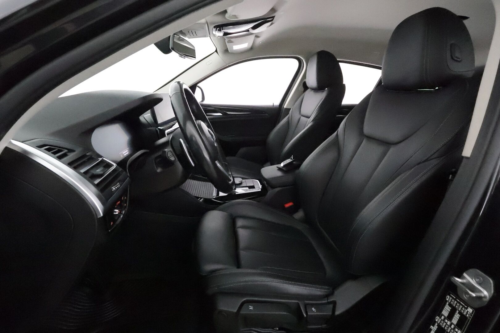 BMW X4 2022 G02 xDrive 20d A Business MHEV LCI *Webasto / Adapt.LED / Vakkari / Koukku / Sporttinahat / Navi / P.kamera* - Suomi-auto / Kahdet renkaat aluvanteilla