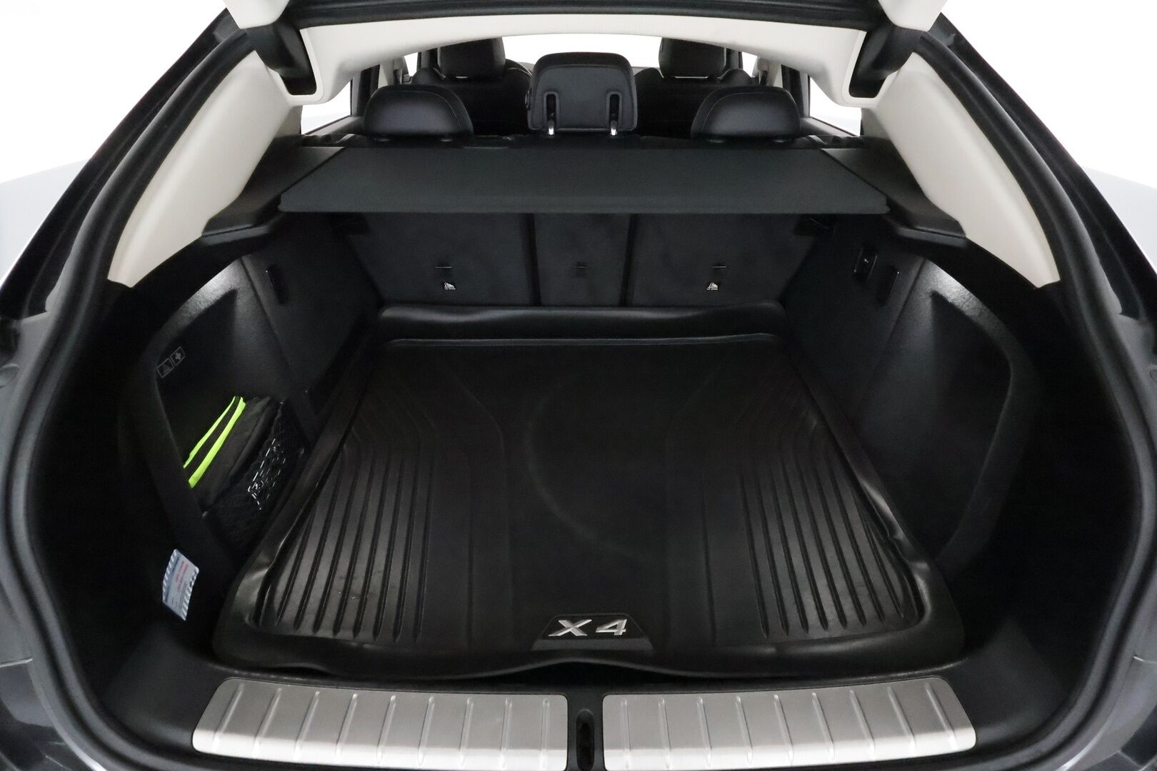 BMW X4 2022 G02 xDrive 20d A Business MHEV LCI *Webasto / Adapt.LED / Vakkari / Koukku / Sporttinahat / Navi / P.kamera* - Suomi-auto / Kahdet renkaat aluvanteilla