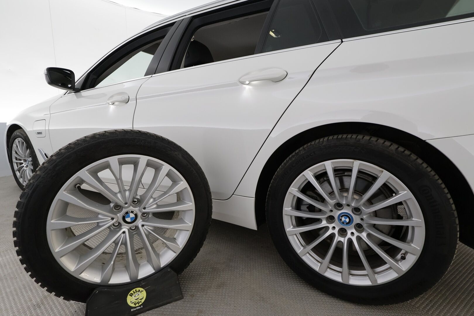 BMW 530 2022 G31 Touring 530e xDrive A Charged Edition - Suomi-auto | Merkkihuollot | ACC | Lisälämmitin | Koukku | Hifit | Comfort access | Osasähköt