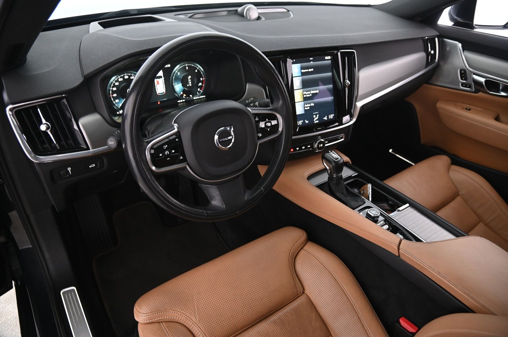 Volvo V90 2017 D5 AWD Inscription aut - | Bowers&Wilkins | Panorama | ACC | Ilmastoidut penkit | Vetokoukku | HUD | Webasto | Ei-adblue | LED | 2x renkaat&vanteet | 