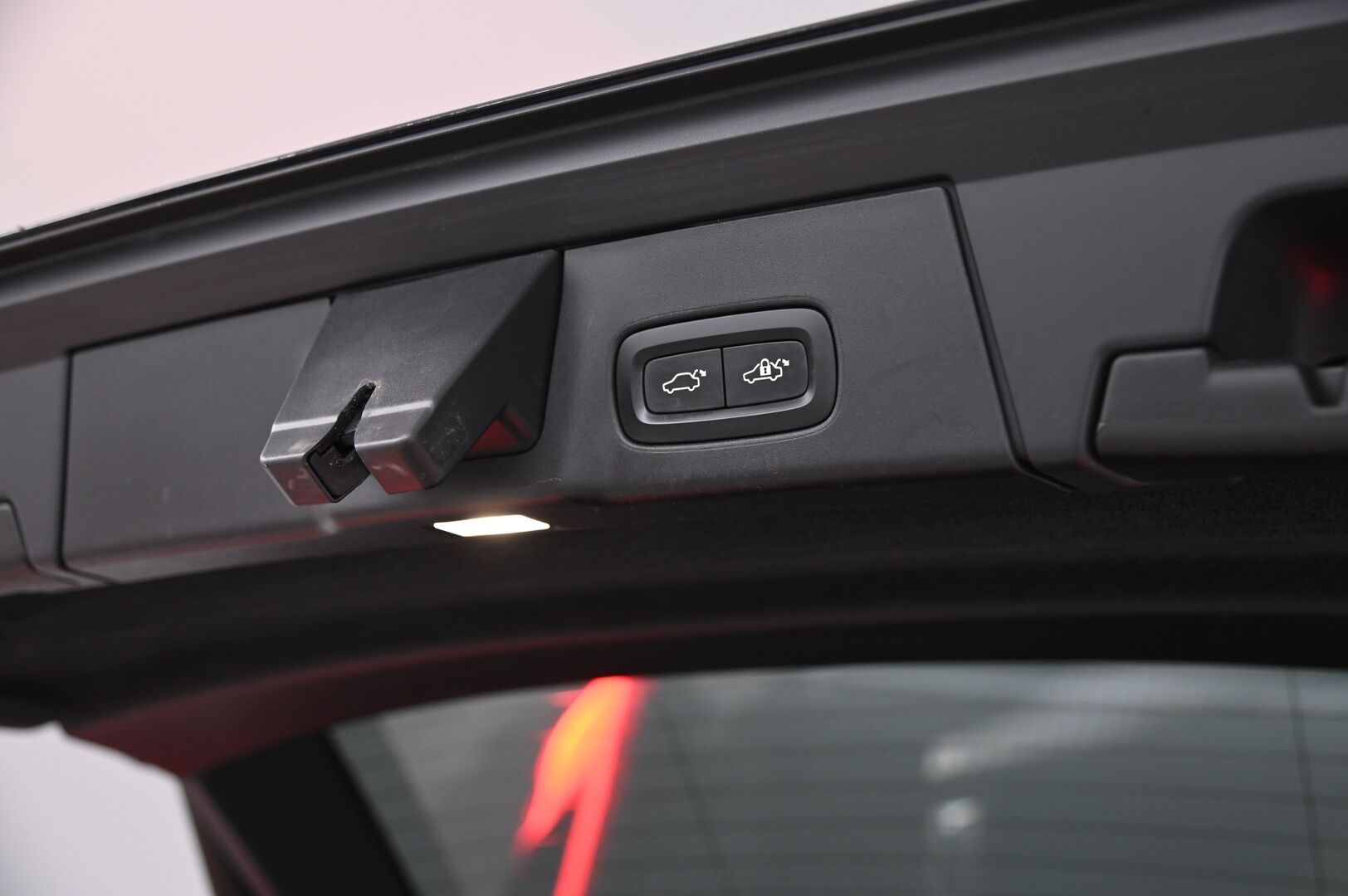 Volvo V90 2017 D5 AWD Inscription aut - | Bowers&Wilkins | Panorama | ACC | Ilmastoidut penkit | Vetokoukku | HUD | Webasto | Ei-adblue | LED | 2x renkaat&vanteet | 