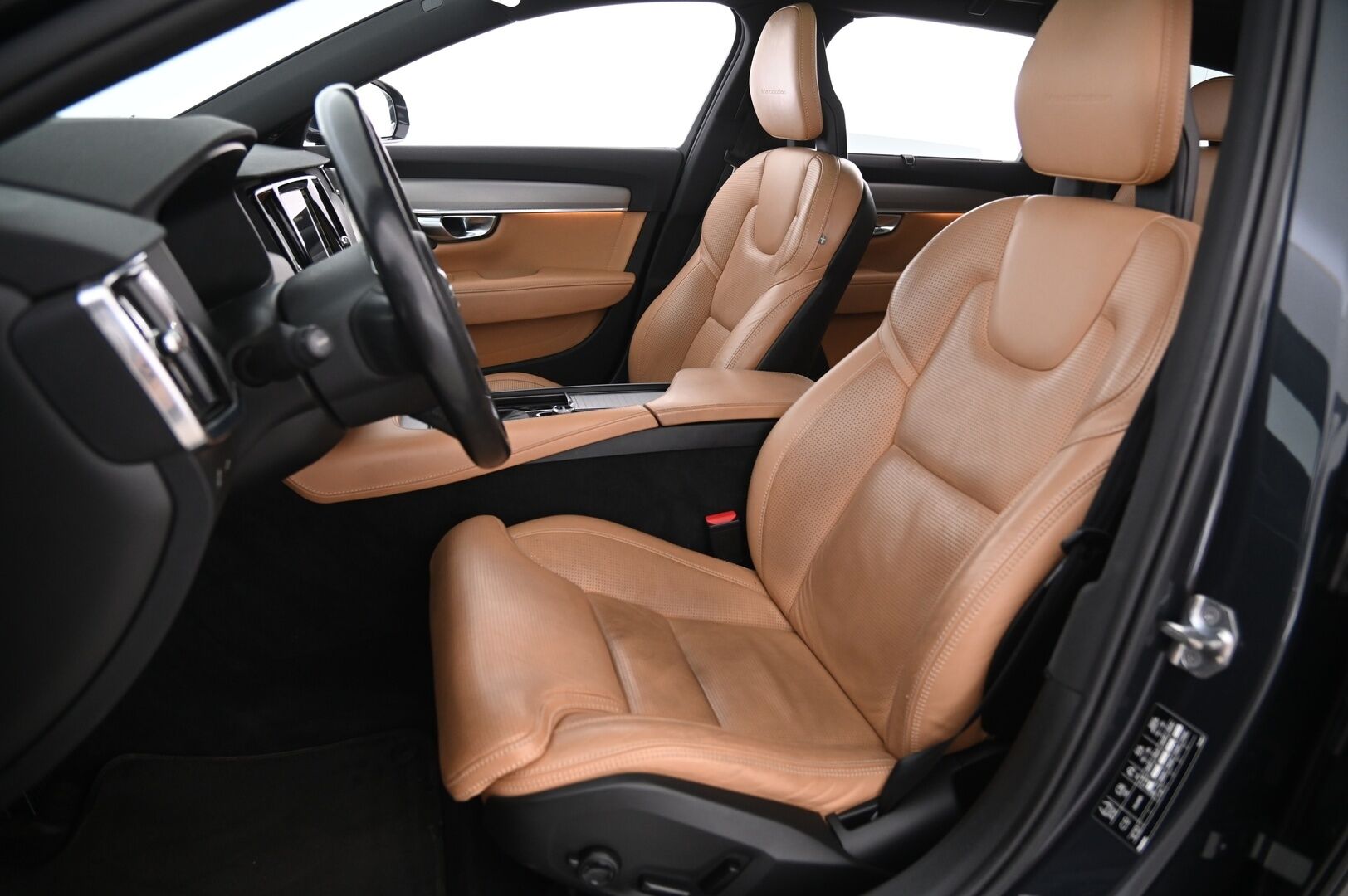Volvo V90 2017 D5 AWD Inscription aut - | Bowers&Wilkins | Panorama | ACC | Ilmastoidut penkit | Vetokoukku | HUD | Webasto | Ei-adblue | LED | 2x renkaat&vanteet | 