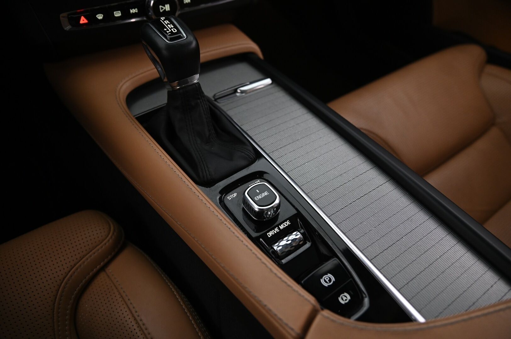 Volvo V90 2017 D5 AWD Inscription aut - | Bowers&Wilkins | Panorama | ACC | Ilmastoidut penkit | Vetokoukku | HUD | Webasto | Ei-adblue | LED | 2x renkaat&vanteet | 