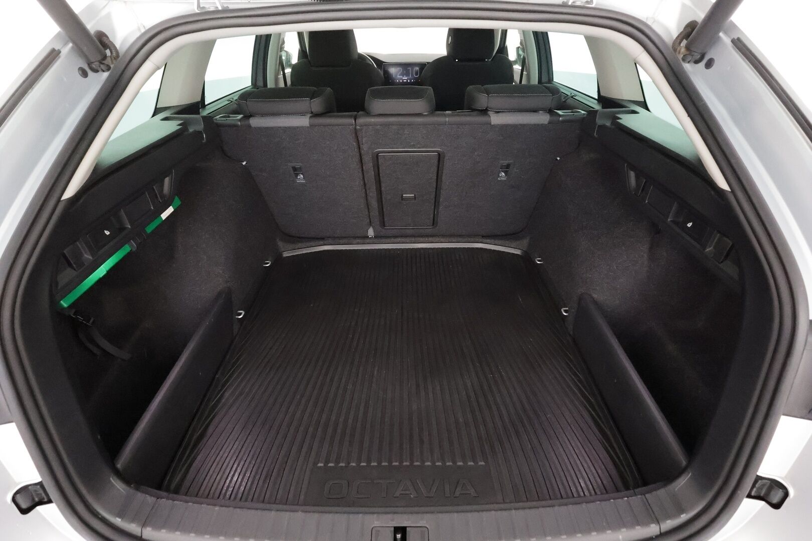 Skoda Octavia 2021 Combi 1,0 TSI Style eTEC DSG Autom. - | Webasto | ACC | Matrix-LED | P.Kamera | Kaistavahti | Navi | Keyless | Ratinlämmitys | Suomi-auto | Kahdet renkaat |