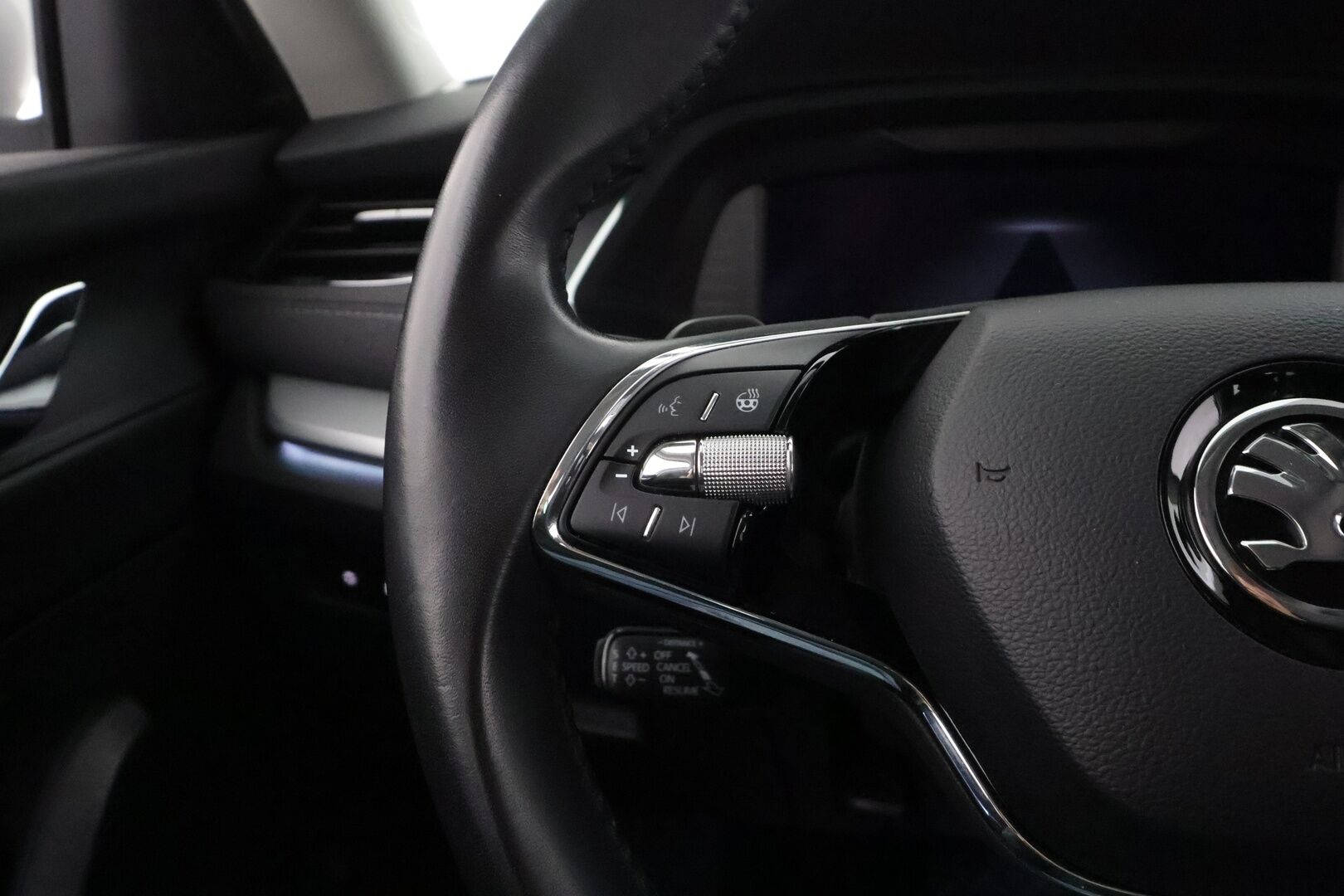 Skoda Octavia 2021 Combi 1,0 TSI Style eTEC DSG Autom. - | Webasto | ACC | Matrix-LED | P.Kamera | Kaistavahti | Navi | Keyless | Ratinlämmitys | Suomi-auto | Kahdet renkaat |