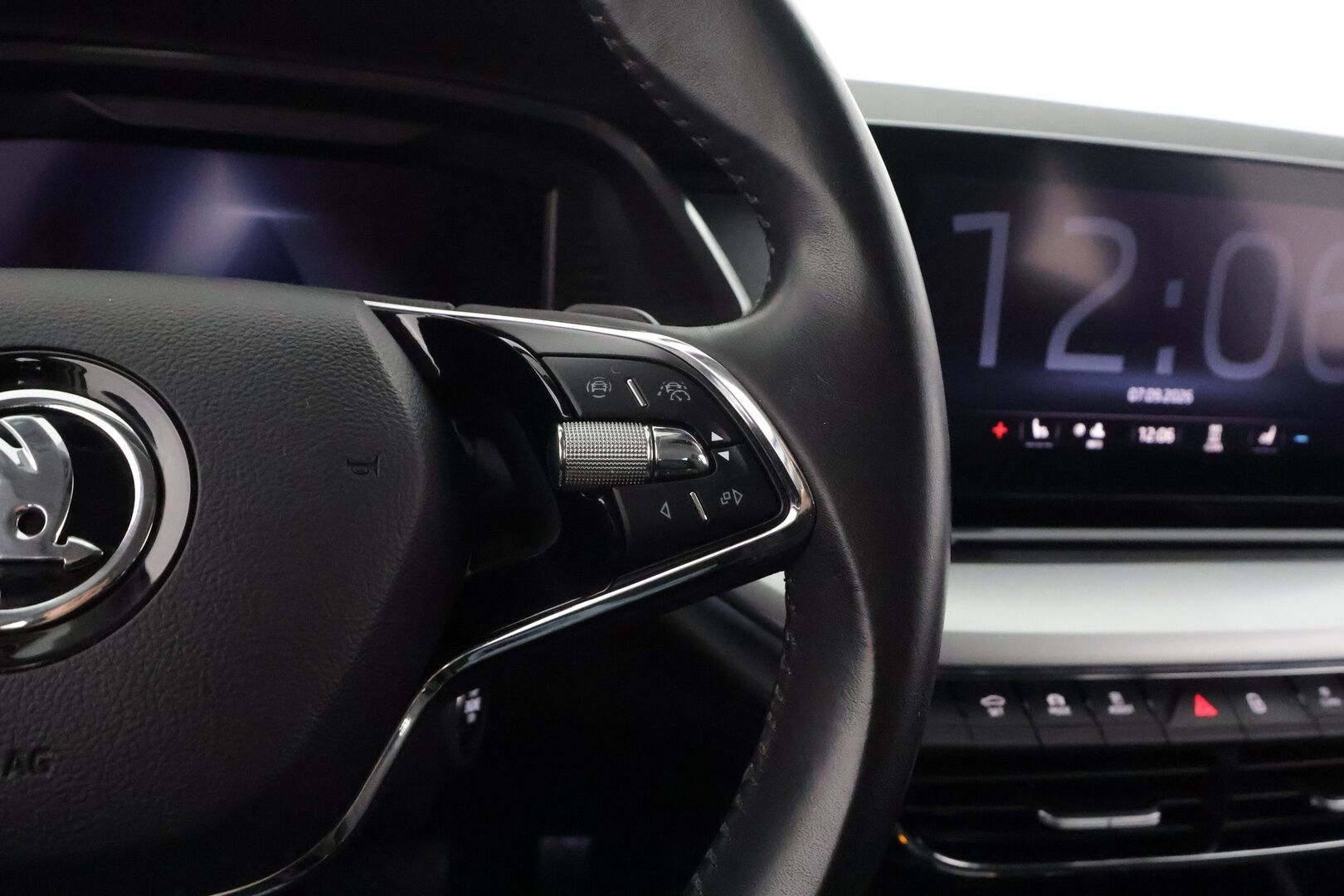 Skoda Octavia 2021 Combi 1,0 TSI Style eTEC DSG Autom. - | Webasto | ACC | Matrix-LED | P.Kamera | Kaistavahti | Navi | Keyless | Ratinlämmitys | Suomi-auto | Kahdet renkaat |