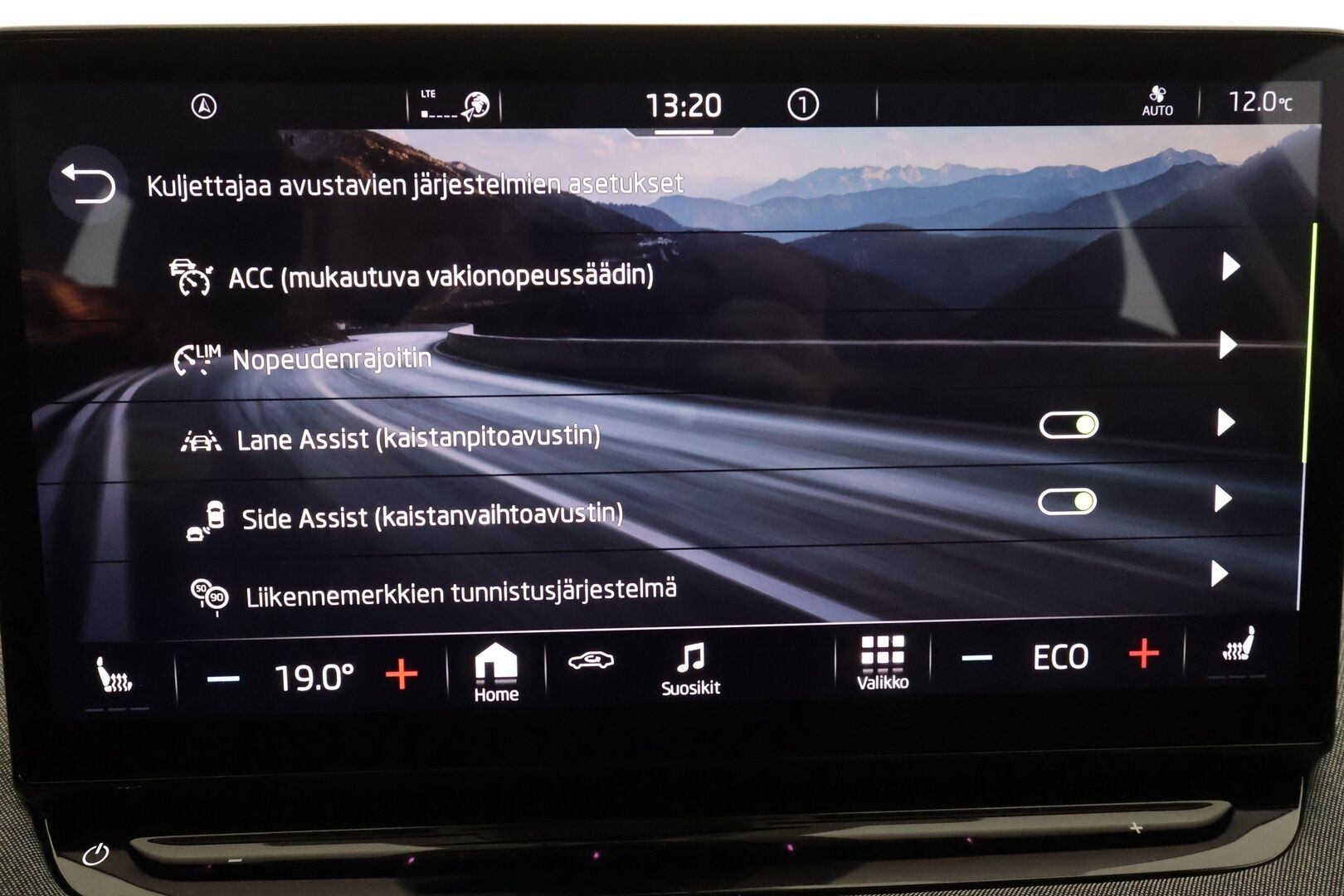 Skoda Enyaq 2022 60 iV * ILP / ACC / Matrix-LED / P.kamera / Muistipenkki / Navi / Kaistavahti / Keyless * - 1-om Suomi-auto / Kahdet renkaat