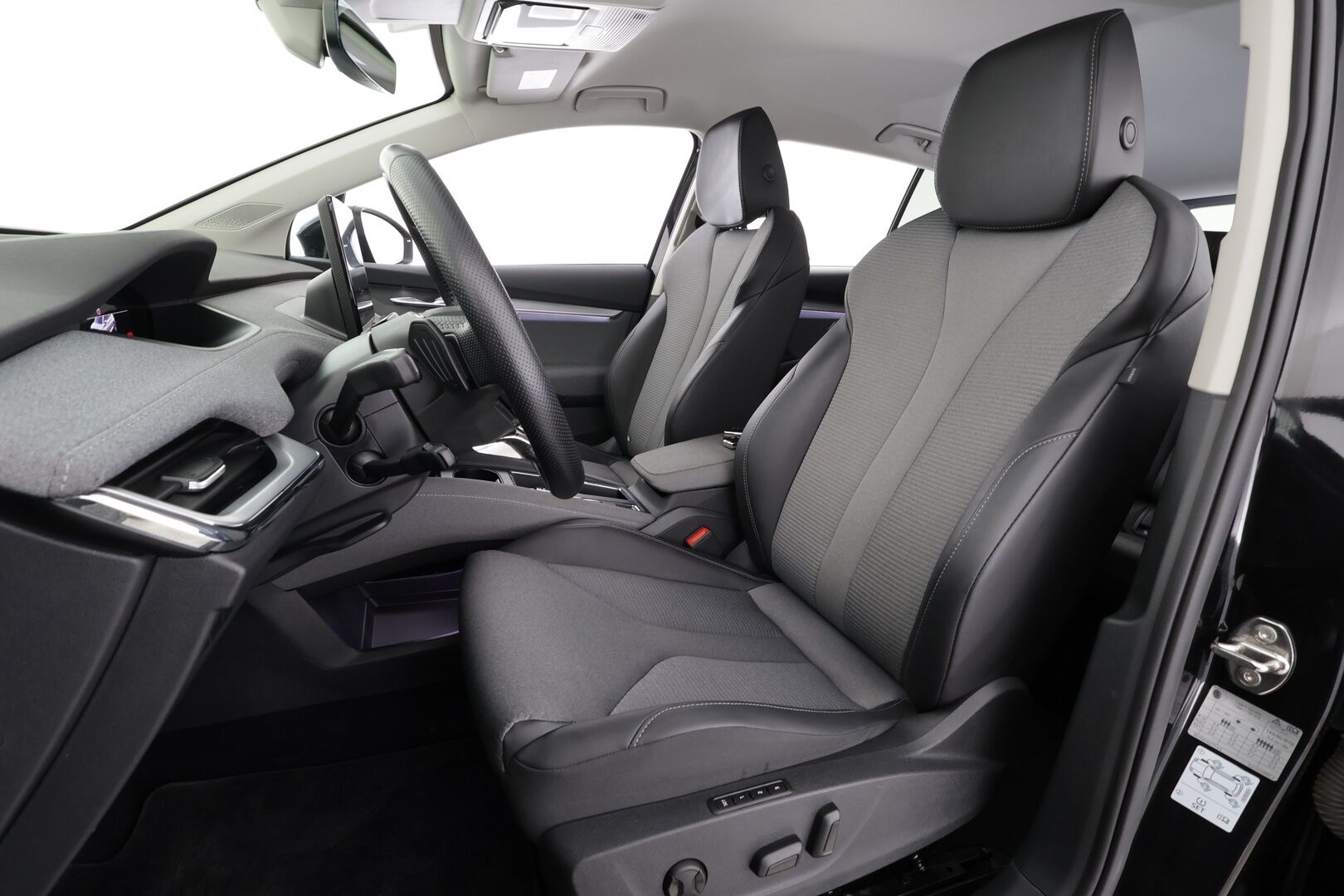 Skoda Enyaq 2022 60 iV * ILP / ACC / Matrix-LED / P.kamera / Muistipenkki / Navi / Kaistavahti / Keyless * - 1-om Suomi-auto / Kahdet renkaat