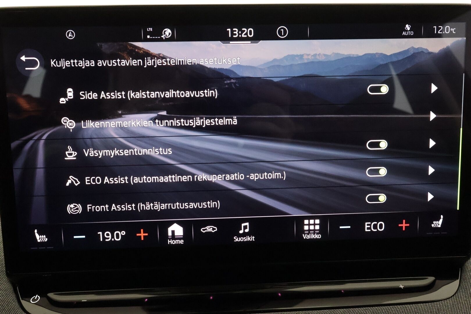 Skoda Enyaq 2022 60 iV * ILP / ACC / Matrix-LED / P.kamera / Muistipenkki / Navi / Kaistavahti / Keyless * - 1-om Suomi-auto / Kahdet renkaat