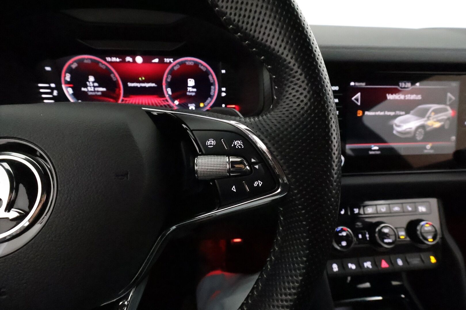 Skoda Kodiaq 2022 1.5 TSI ACT SportLine DSG Autom. * Adapt.Vakkari / Webasto / Canton / Matrix LED / Muistipenkki / 360-Kamera - Suomi-auto / Kahdet renkaat aluvanteilla / Juuri tullut Tampereelle! - Osta nyt, maksa vasta ensi vuonna