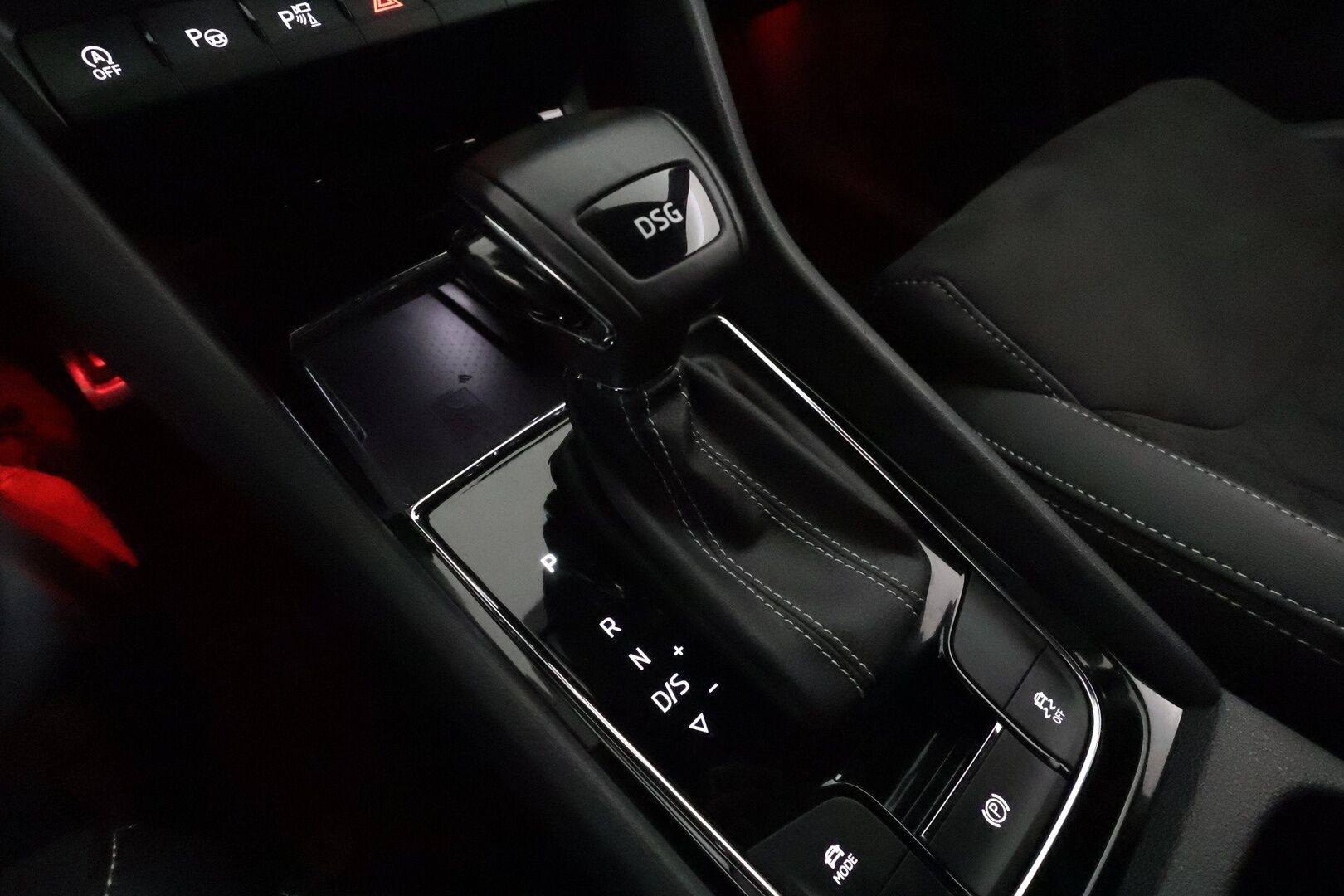 Skoda Kodiaq 2022 1.5 TSI ACT SportLine DSG Autom. * Adapt.Vakkari / Webasto / Canton / Matrix LED / Muistipenkki / 360-Kamera - Suomi-auto / Kahdet renkaat aluvanteilla / Juuri tullut Tampereelle!