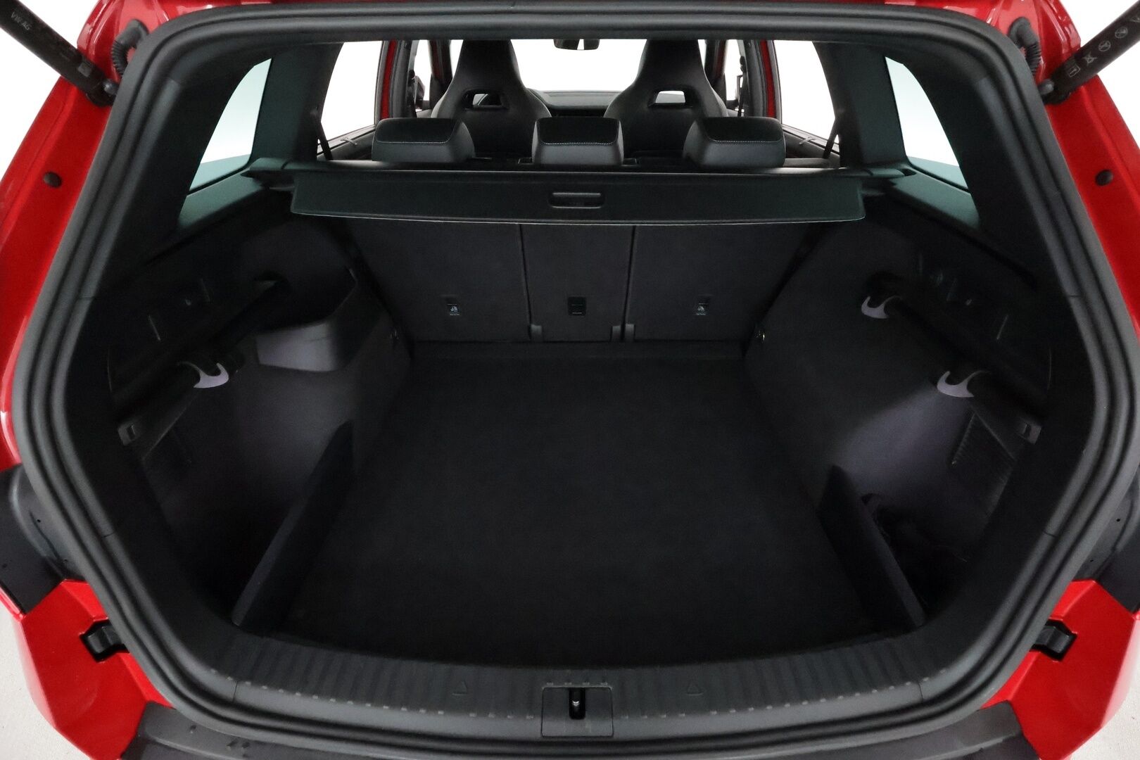 Skoda Kodiaq 2022 1.5 TSI ACT SportLine DSG **ACC / 360° / Muistipenkki / Canton / Webasto / Matrix LED / Sporttipenkit** - Suomi-auto / Kahdet renkaat aluvanteilla