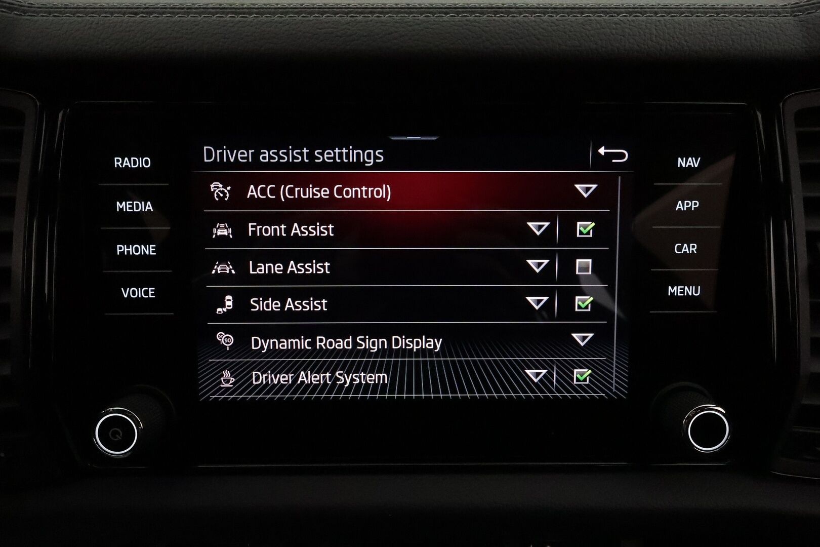 Skoda Kodiaq 2022 1.5 TSI ACT SportLine DSG **ACC / 360° / Muistipenkki / Canton / Webasto / Matrix LED / Sporttipenkit** - Suomi-auto / Kahdet renkaat aluvanteilla