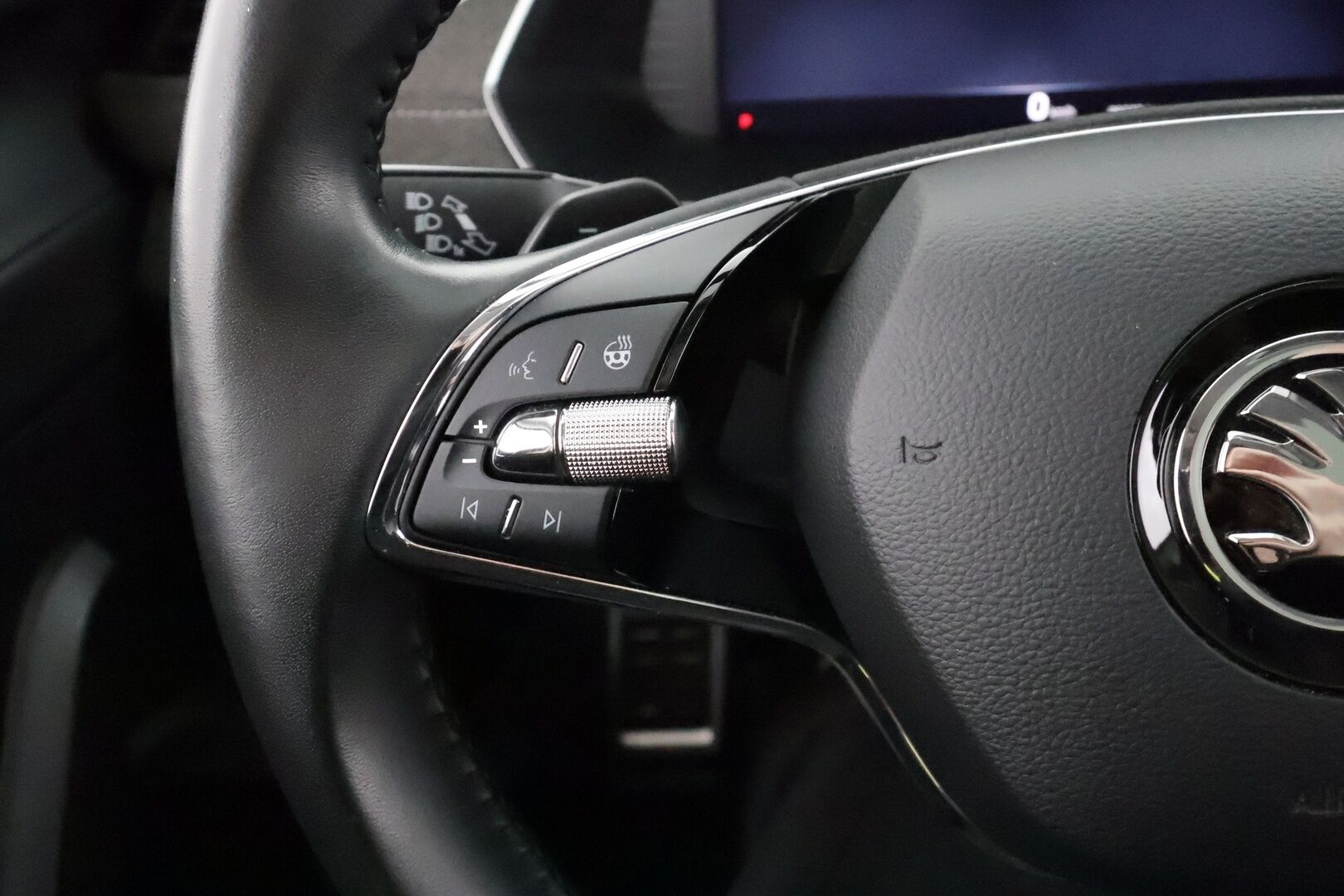 Skoda Octavia 2022 Combi 2.0 TDI 150 4x4 Scout DSG  *Acc / Webasto / Panorama / Matrix LED / P.Kamera / Keyless / Navi * - 1.om Suomi auto / Kahdet renkaat - HULLUT JOULUT KORKOTARJOUS 2,49% 