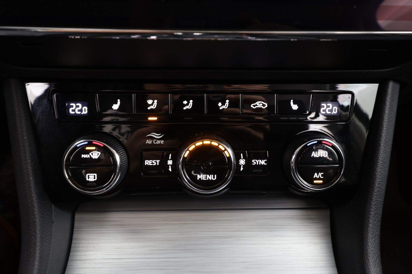 Skoda Superb 2021 Combi 2,0 TDI 150 Ambition DSG * ACC / P.kamera / LED / Digimittaristo / KeylessGo / Sähköluukku * - 1.Om Suomi-auto / Kahdet renkaat aluvanteilla - HULLU BLACKWEEK KORKOTARJOUS 2,49%