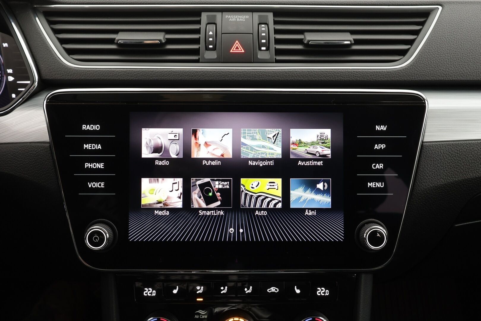 Skoda Superb 2021 Combi 2,0 TDI 150 Ambition DSG * ACC / P.kamera / LED / Digimittaristo / KeylessGo / Sähköluukku * - 1.Om Suomi-auto / Kahdet renkaat aluvanteilla - HULLU BLACKWEEK KORKOTARJOUS 2,49%