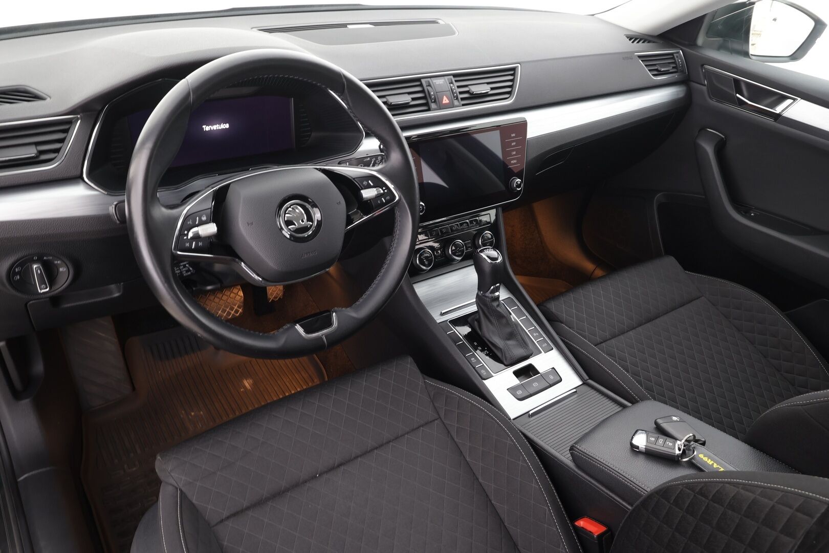 Skoda Superb 2021 Combi 2,0 TDI 150 Ambition DSG * ACC / P.kamera / LED / Digimittaristo / KeylessGo / Sähköluukku * - 1.Om Suomi-auto / Kahdet renkaat aluvanteilla - HULLU BLACKWEEK KORKOTARJOUS 2,49%