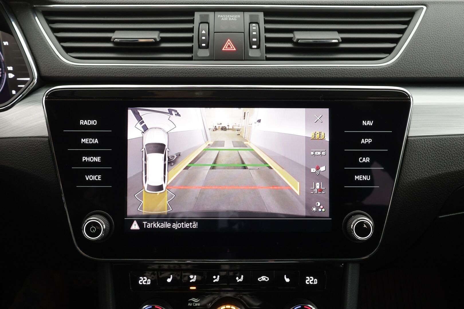 Skoda Superb 2021 Combi 2,0 TDI 150 Ambition DSG * ACC / P.kamera / LED / Digimittaristo / KeylessGo / Sähköluukku * - 1.Om Suomi-auto / Kahdet renkaat aluvanteilla - HULLU BLACKWEEK KORKOTARJOUS 2,49%