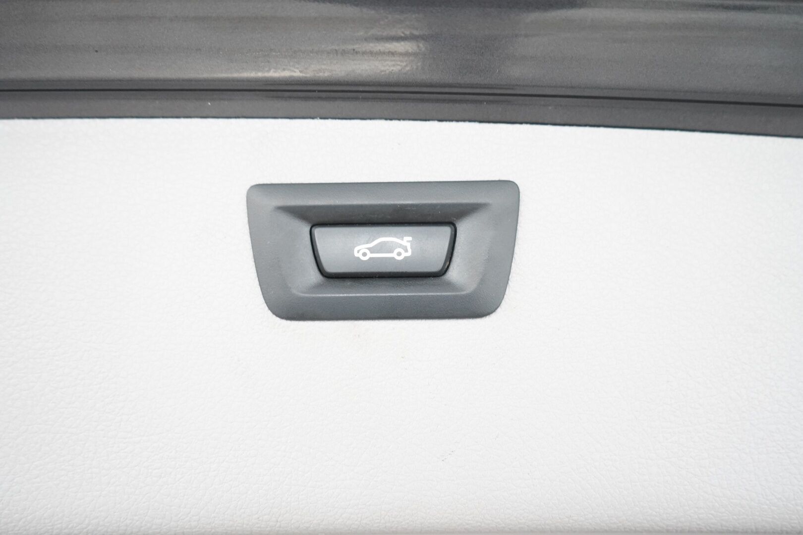 BMW 330 2017 F31 Touring 330d A *HUD / ACC / Panorama / S.kontti / S.koukku* - Kahdet renkaat BMW aluilla / Seuraava katsastus vasta 21.9.2027 / Säntilliset huollot