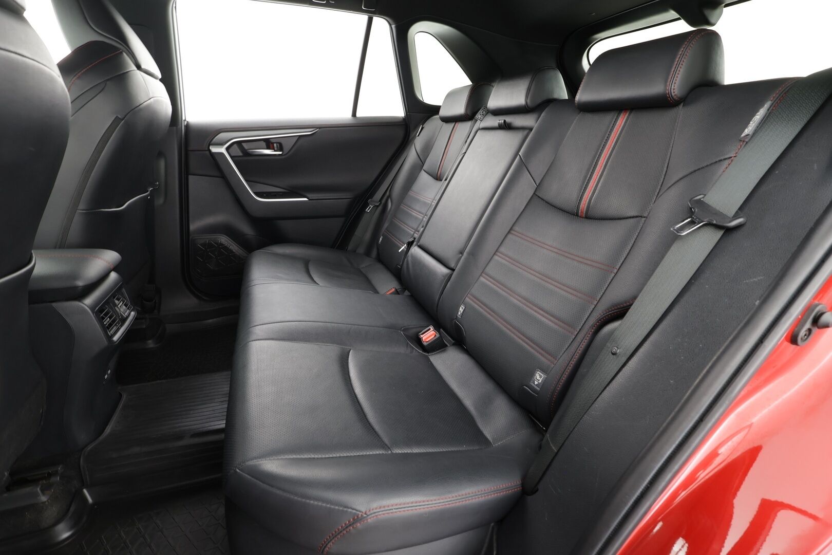 Toyota RAV4 Plug-in 2022 Hybrid 2,5 AWD-i Premium * HUD / JBL / ACC / LED / P.Kamera / Ilmastoitu Muistipenkki / Navi / Koukku / Keyless * - 1-om Suomi-auto / Kahdet renkaat aluvanteilla / Merkkihuollot - HULLUT AVAJAISHULINAT KORKOTARJOUS 3,29 %