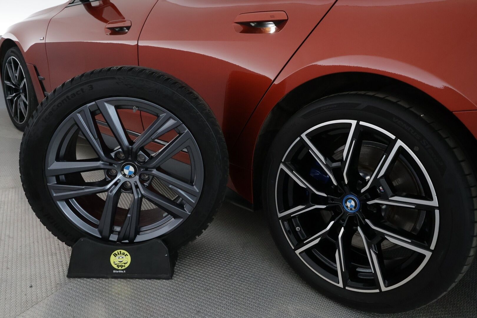 BMW I4 M50 2022 Fully Charged **Adapt. vakkari / H&K / Laser LED / HUD / Kattoluukku / 360 Kamera / Vaaleat sporttinahat** - 2,99 % KORKOTARJOUS TÄHÄN AUTOON - Sunset Orange / 1-om. Suomi-auto / Akku kuntotarkistettu! / Kahdet renkaat