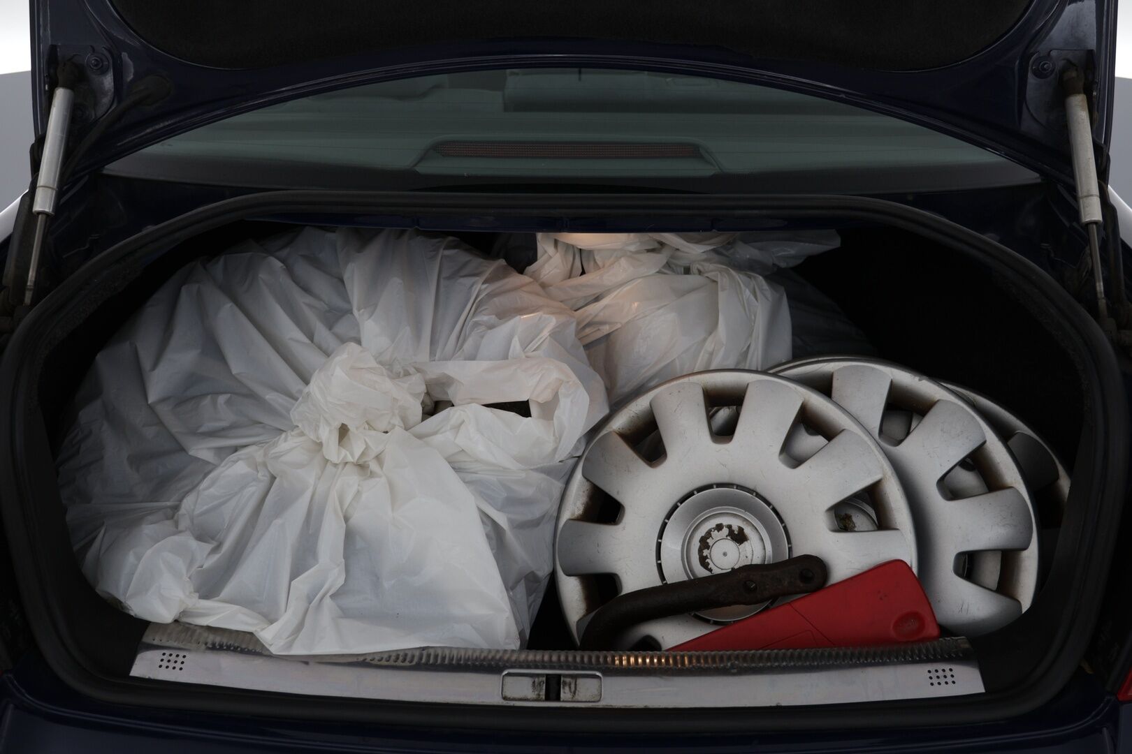 Volkswagen Passat 2003 4D PASSAT SEDAN 2.0-3BG/269 - YritysOutlet - Myydään vain yrityksille -* - *Ilmastointi / Vakionopeuden säädin / Kahdet renkaat*