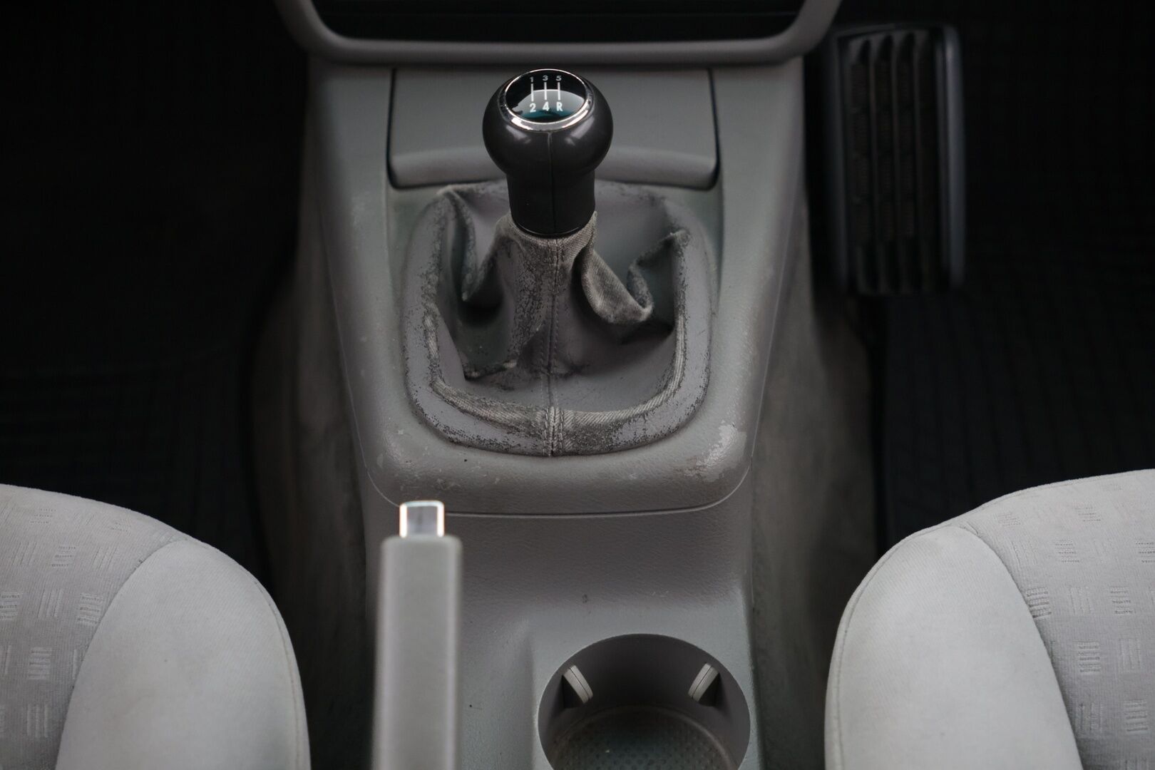 Volkswagen Passat 2003 4D PASSAT SEDAN 2.0-3BG/269 - YritysOutlet - Myydään vain yrityksille -* - *Ilmastointi / Vakionopeuden säädin / Kahdet renkaat*